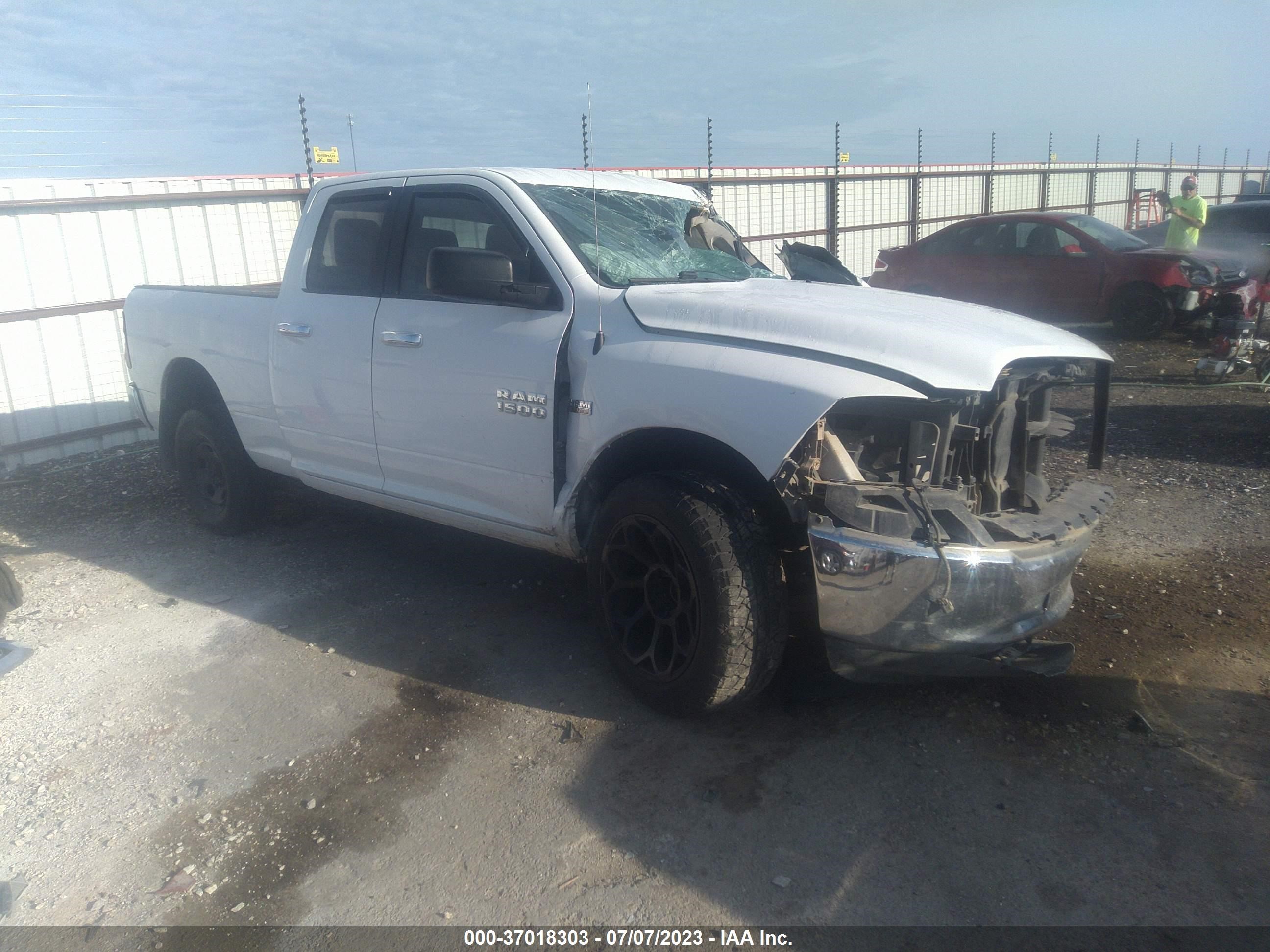 RAM 1500 2015 1c6rr6gt2fs510984