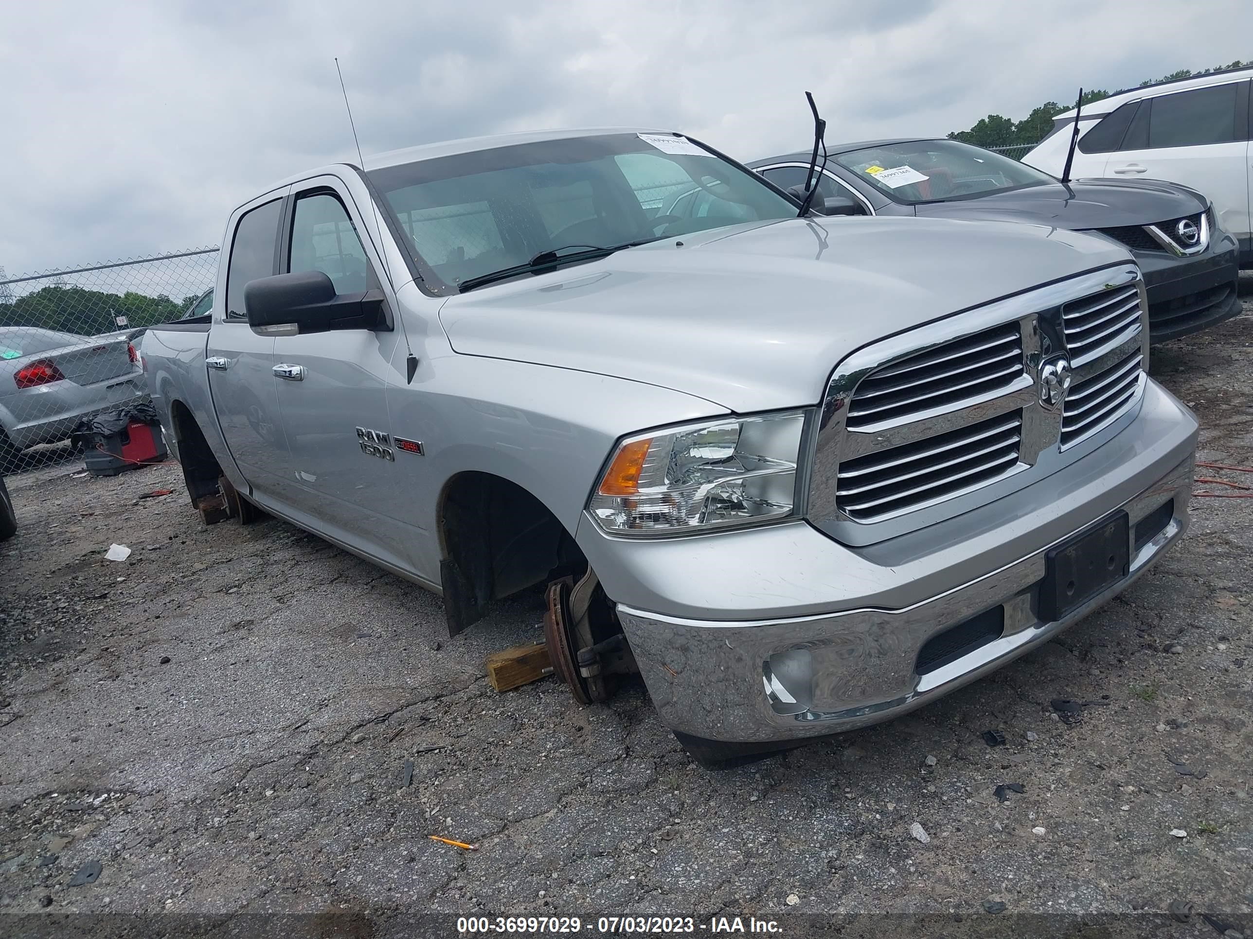 RAM 1500 2015 1c6rr6lm4fs583031