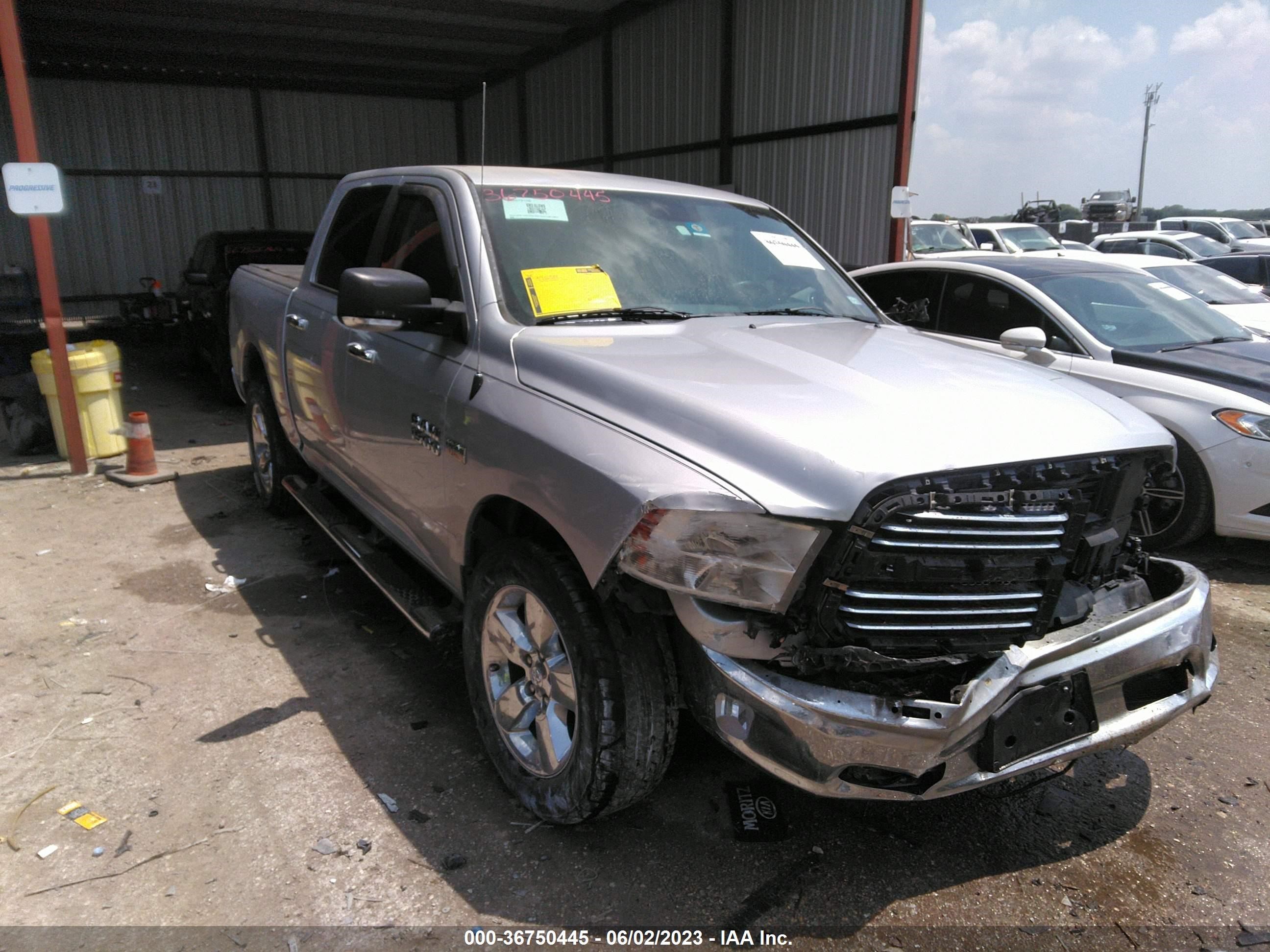 RAM 1500 2015 1c6rr6lt7fs608222