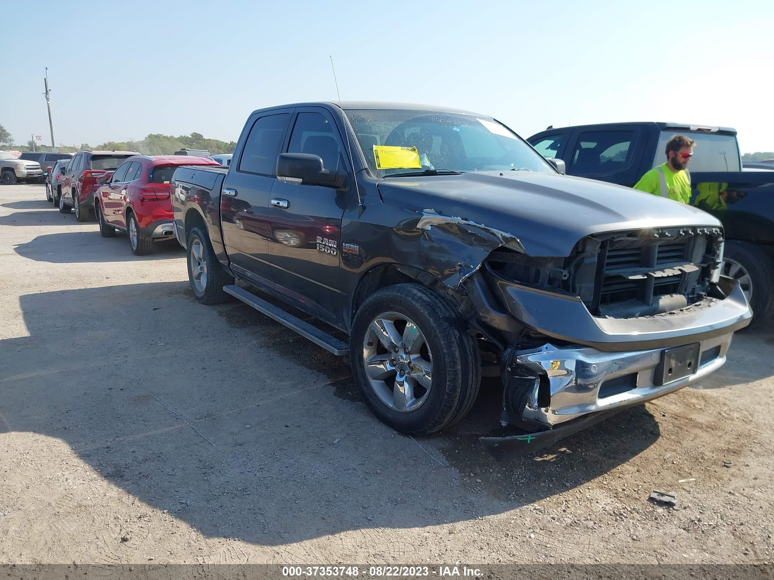 RAM 1500 2016 1c6rr6lt8gs159165