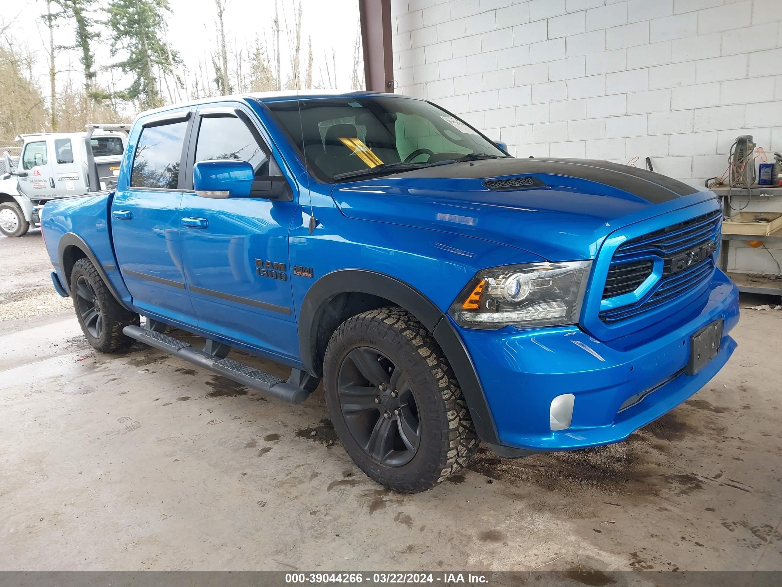 RAM 1500 2018 1c6rr7mt7js220064