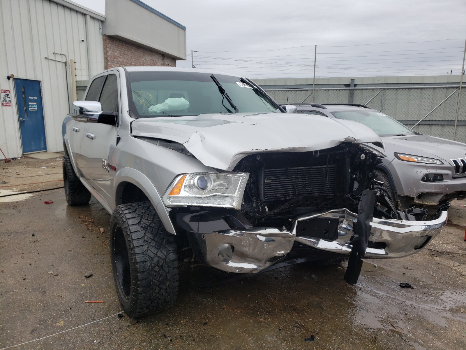 RAM 1500 LARAM 2018 1c6rr7nm7js313187