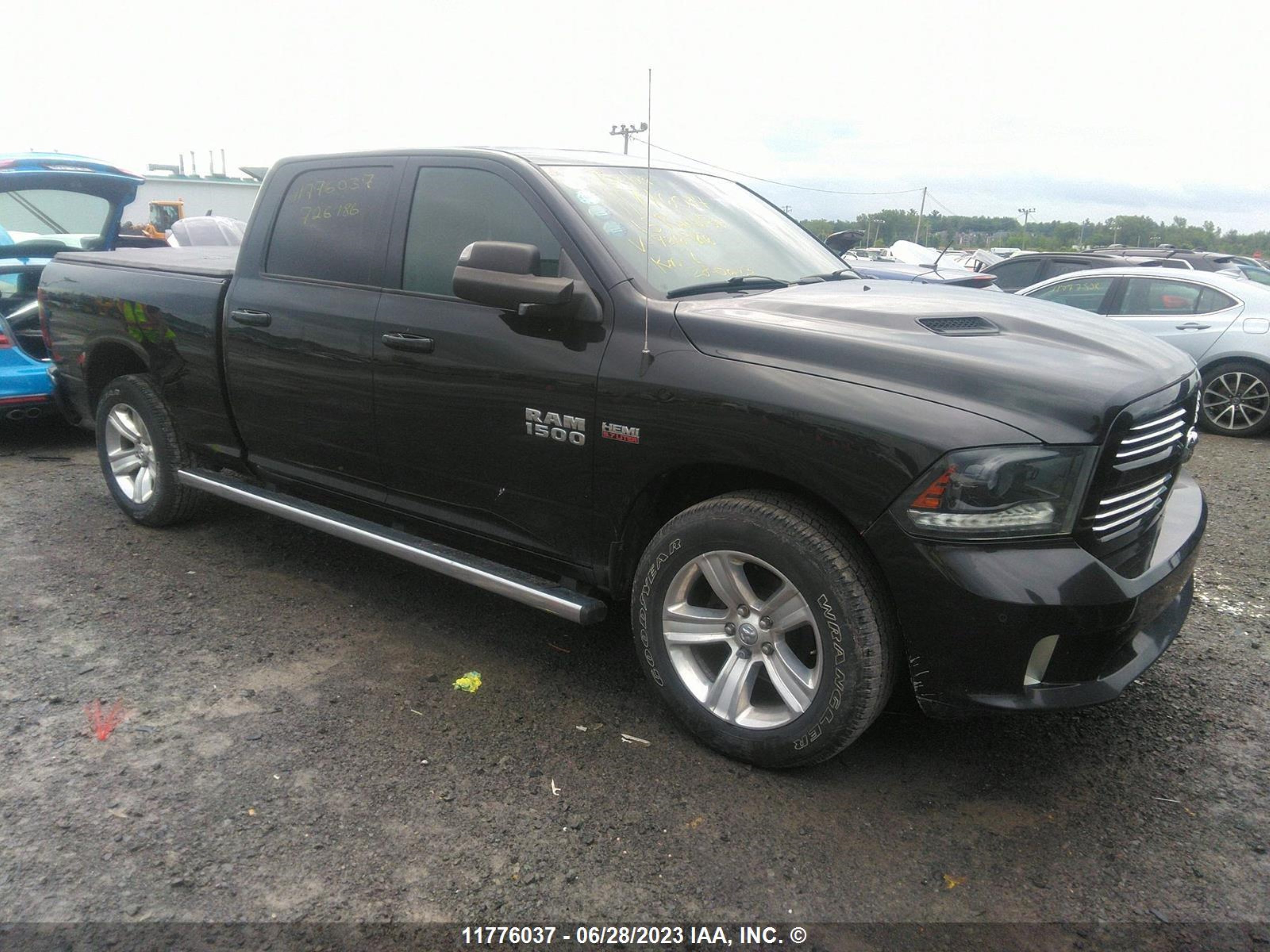 RAM 1500 2015 1c6rr7ut9fs726986