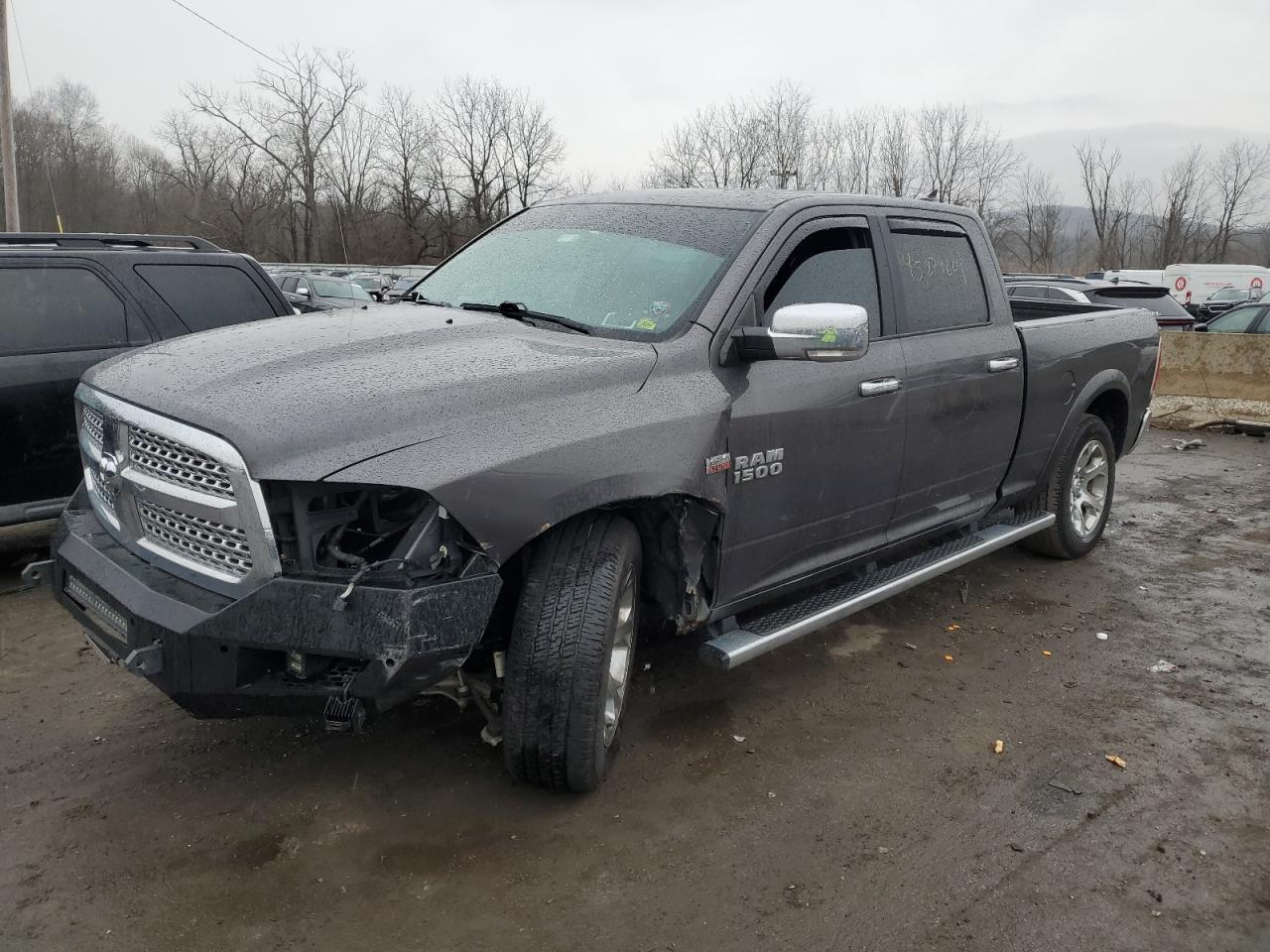 RAM 1500 LARAM 2017 1c6rr7vt4hs554593