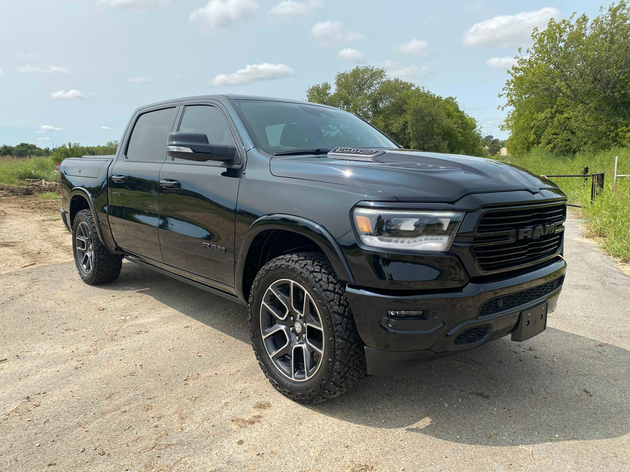 RAM 1500 LARAM 2019 1c6rrejt6kn705966