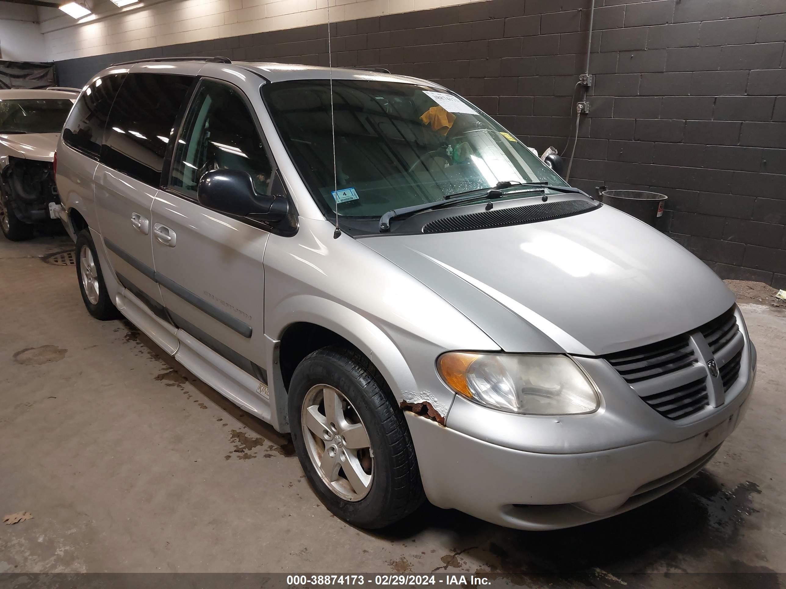 DODGE CARAVAN 2005 1d4gp24r25b312379