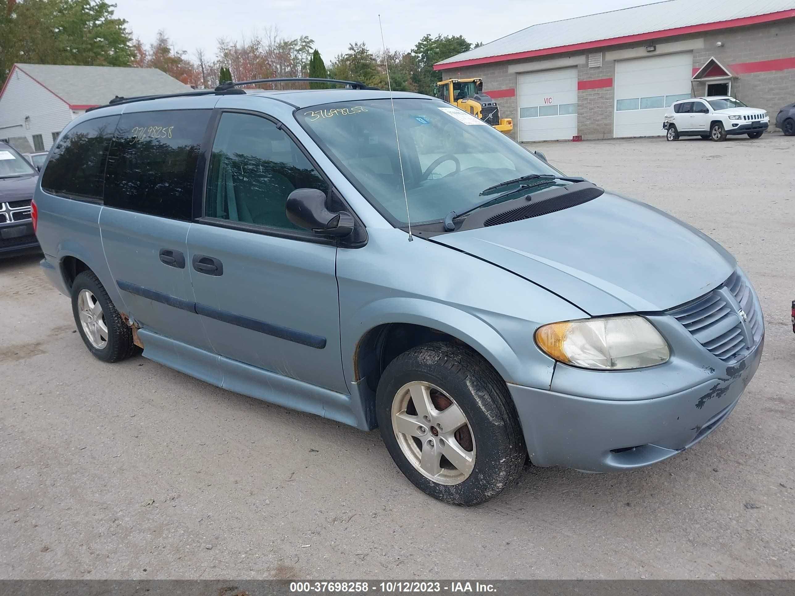 DODGE CARAVAN 2005 1d4gp24r55b173171