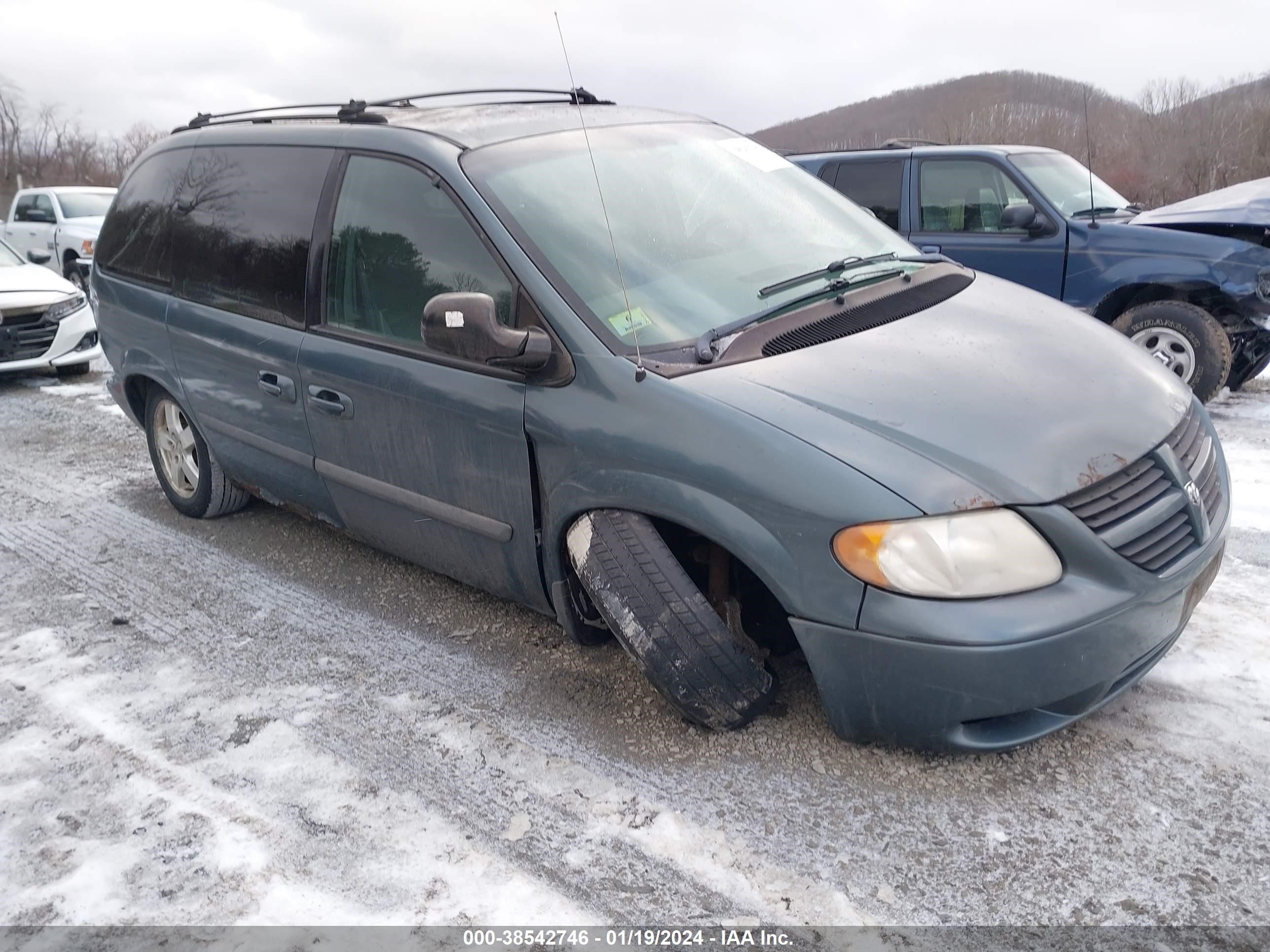 DODGE CARAVAN 2005 1d4gp45r15b156085