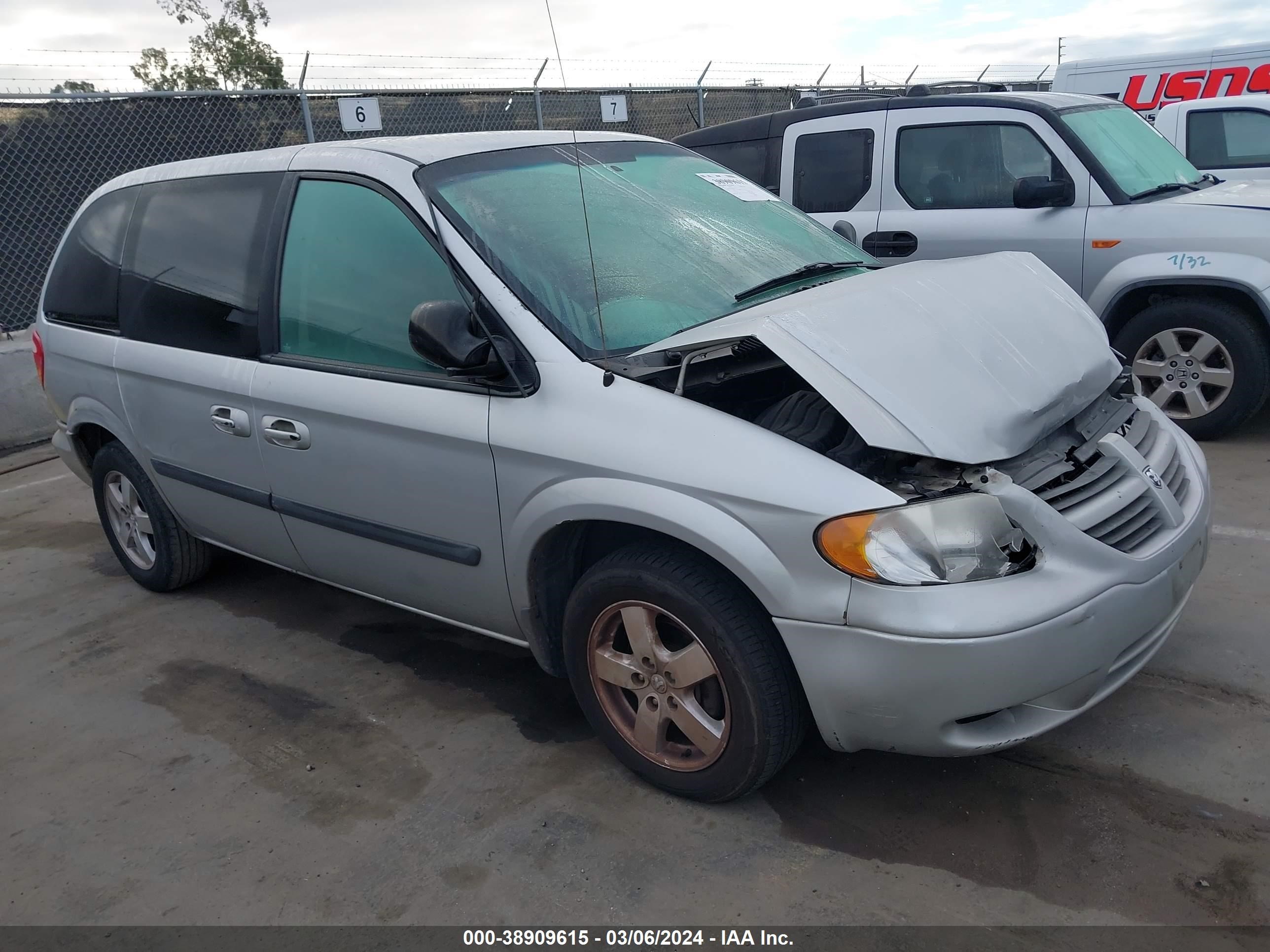 DODGE CARAVAN 2005 1d4gp45r35b354134