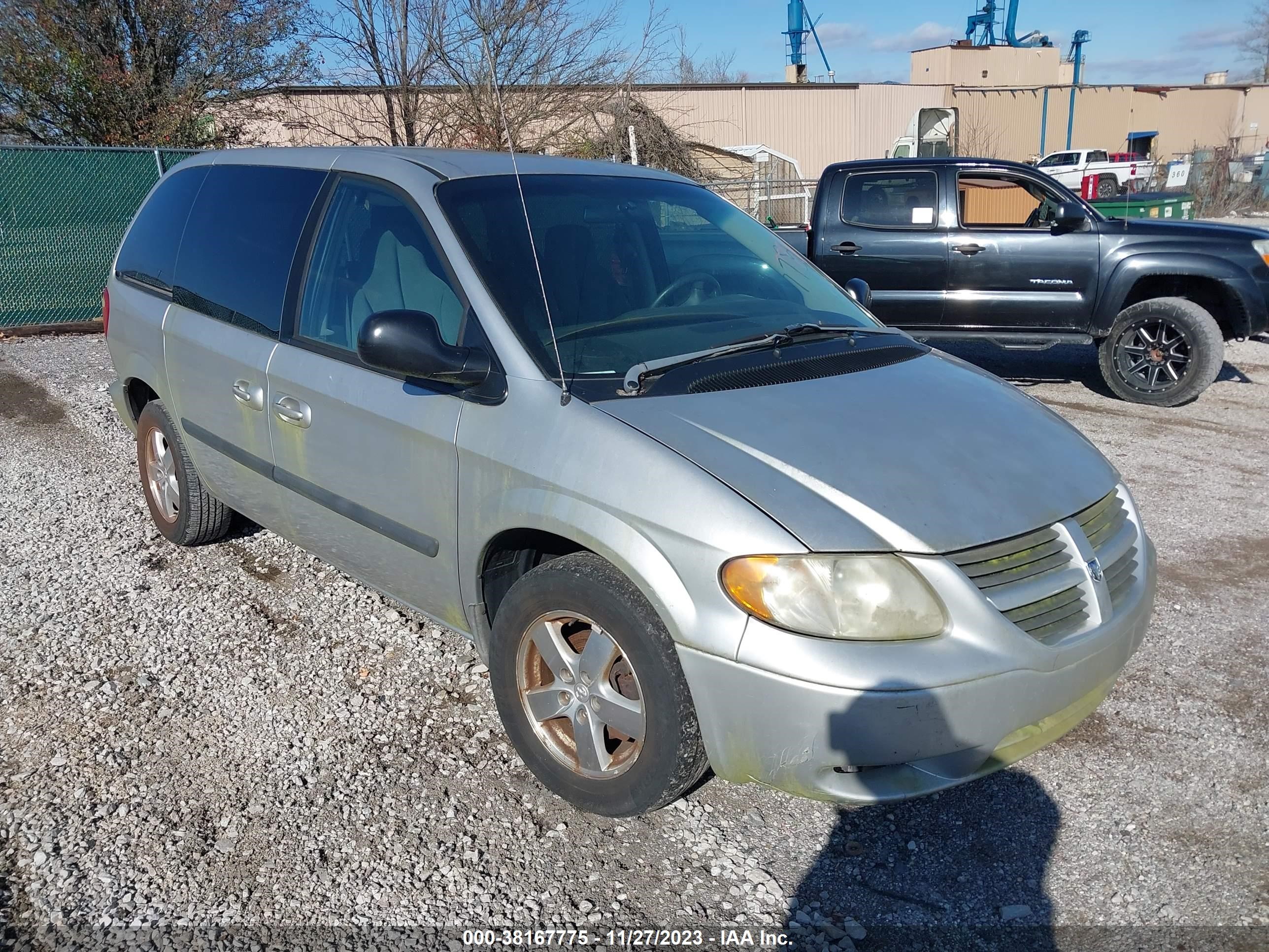 DODGE CARAVAN 2005 1d4gp45r55b312175