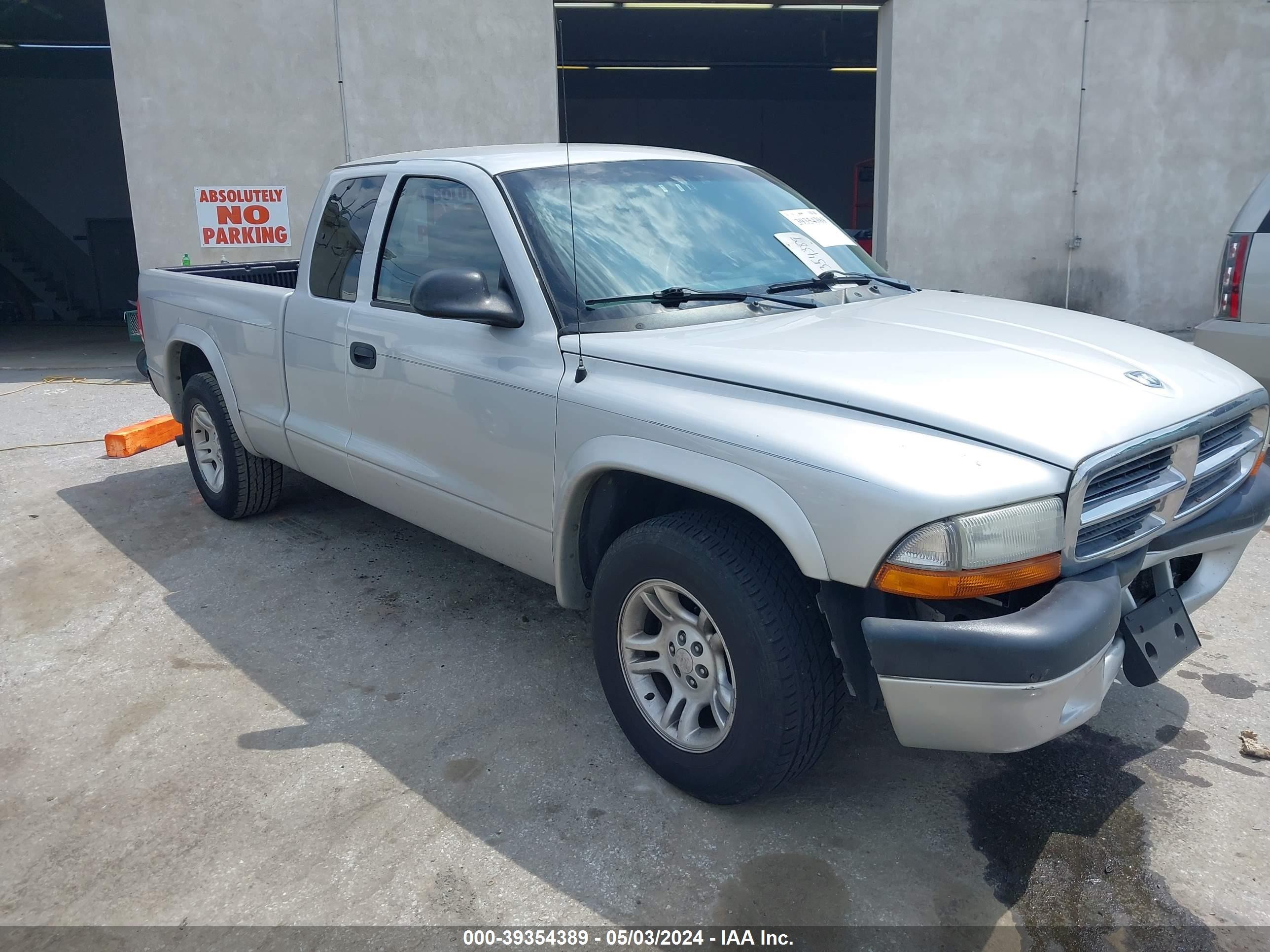 DODGE DAKOTA 2004 1d7gl32k84s704081