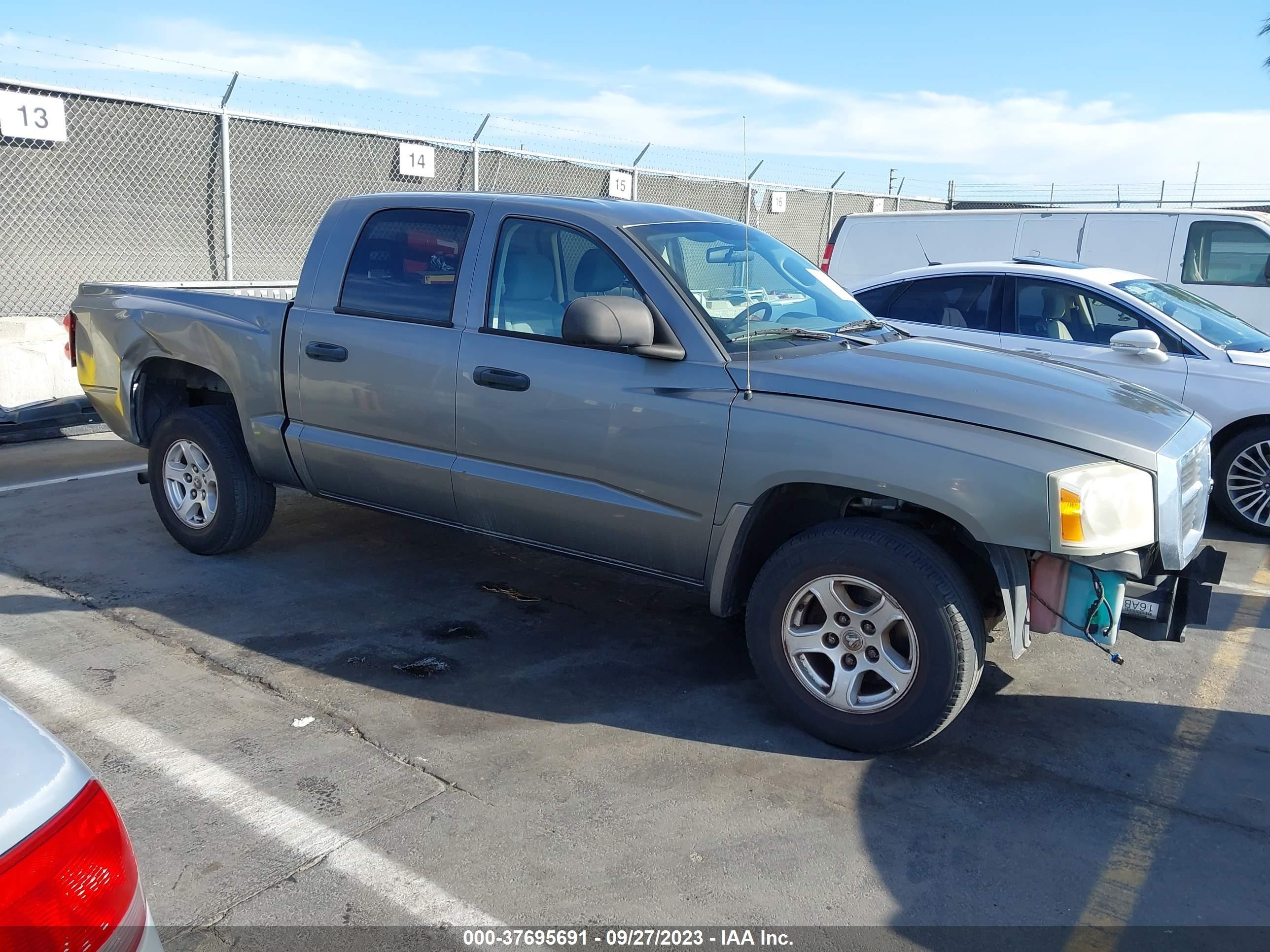 DODGE DAKOTA 2005 1d7he48k65s304100