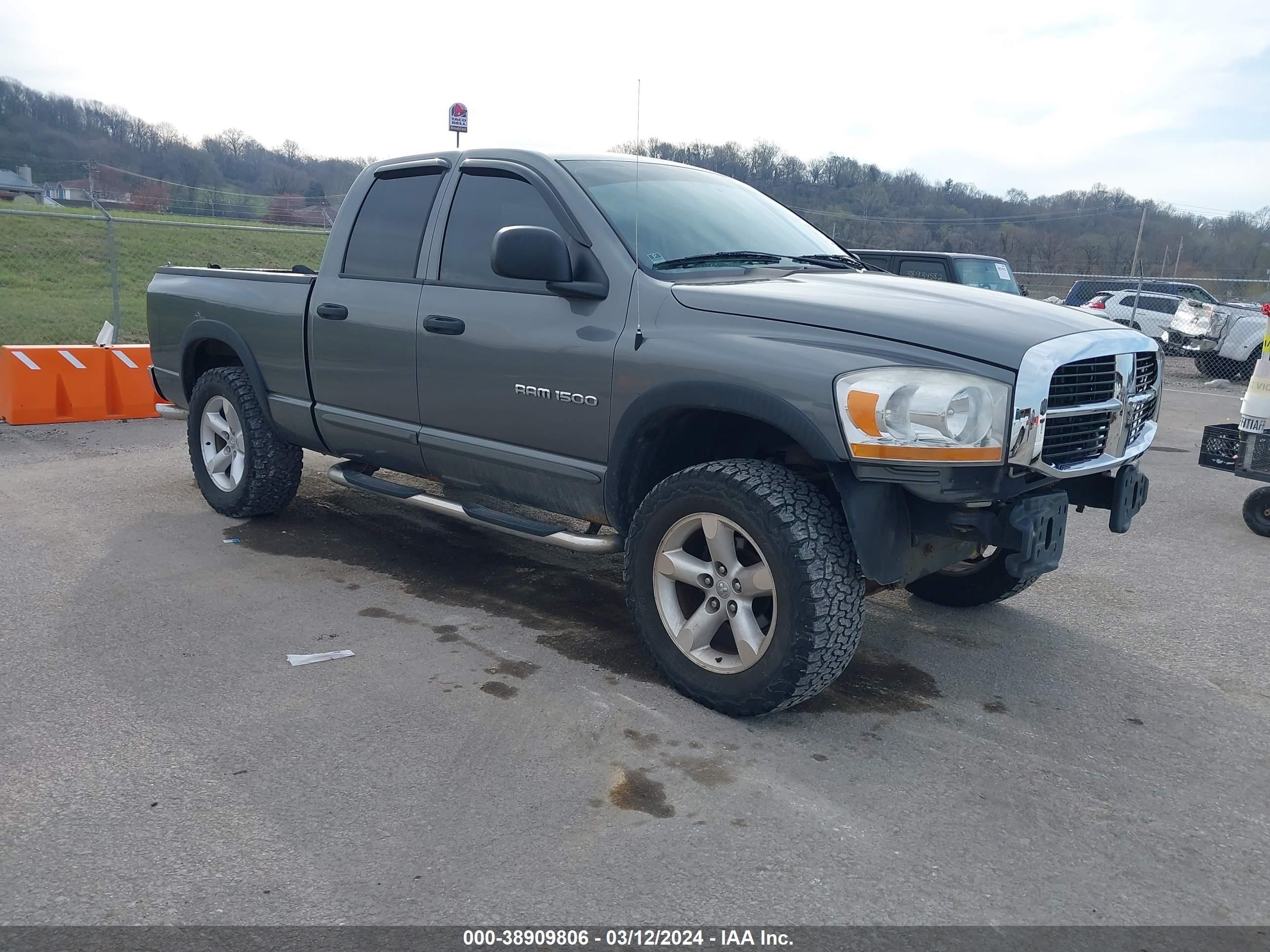 DODGE RAM 2006 1d7hu18206s587502