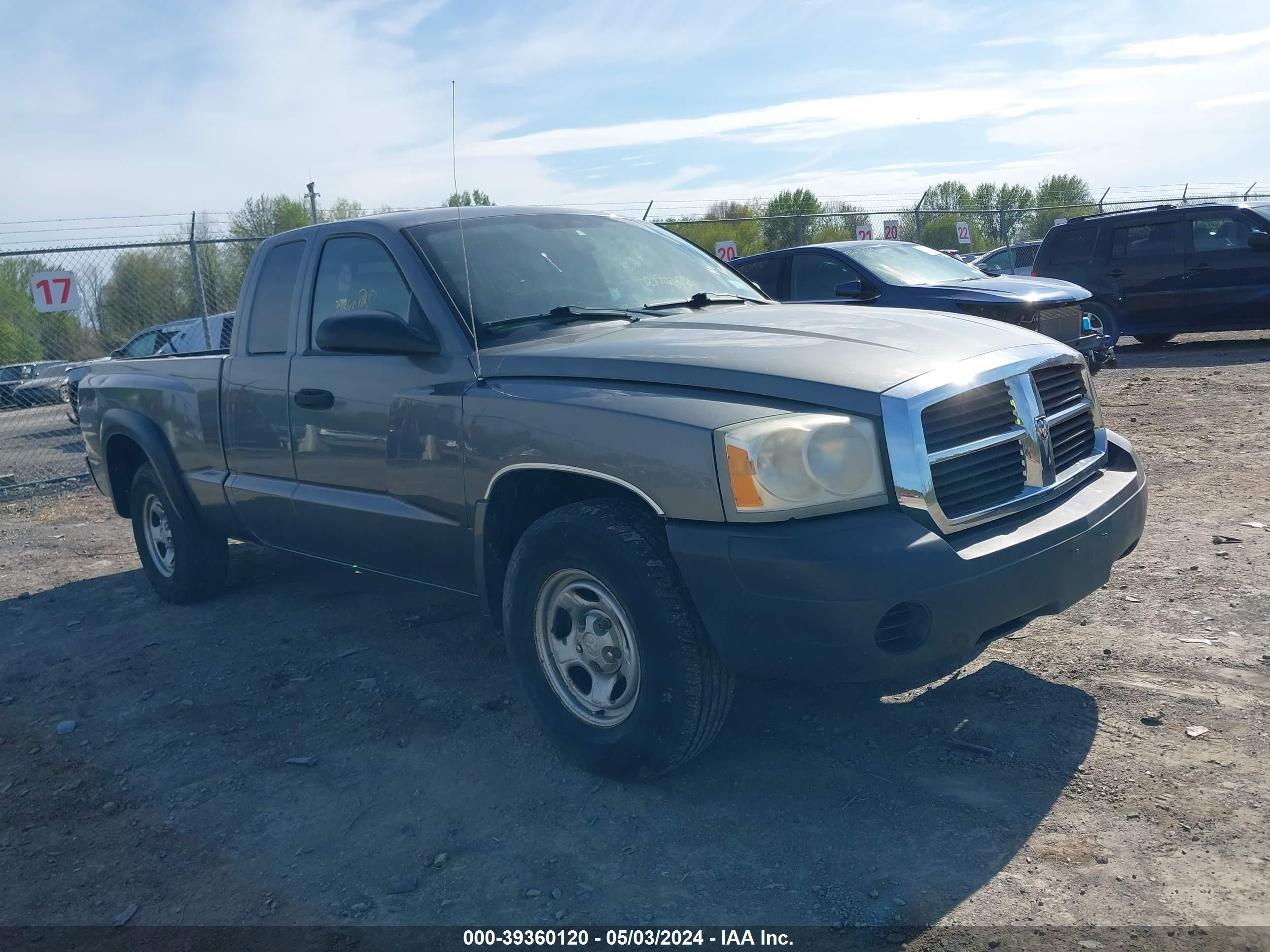 DODGE DAKOTA 2005 1d7hw22k45s225907