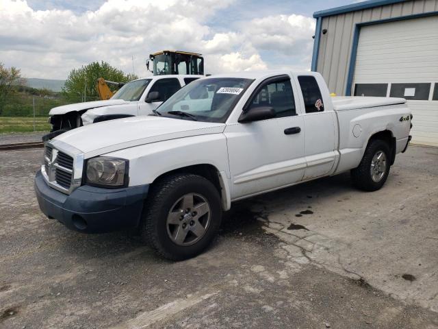 DODGE DAKOTA 2005 1d7hw42k05s210588