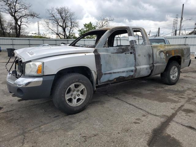 DODGE DAKOTA 2005 1d7hw42n75s305286