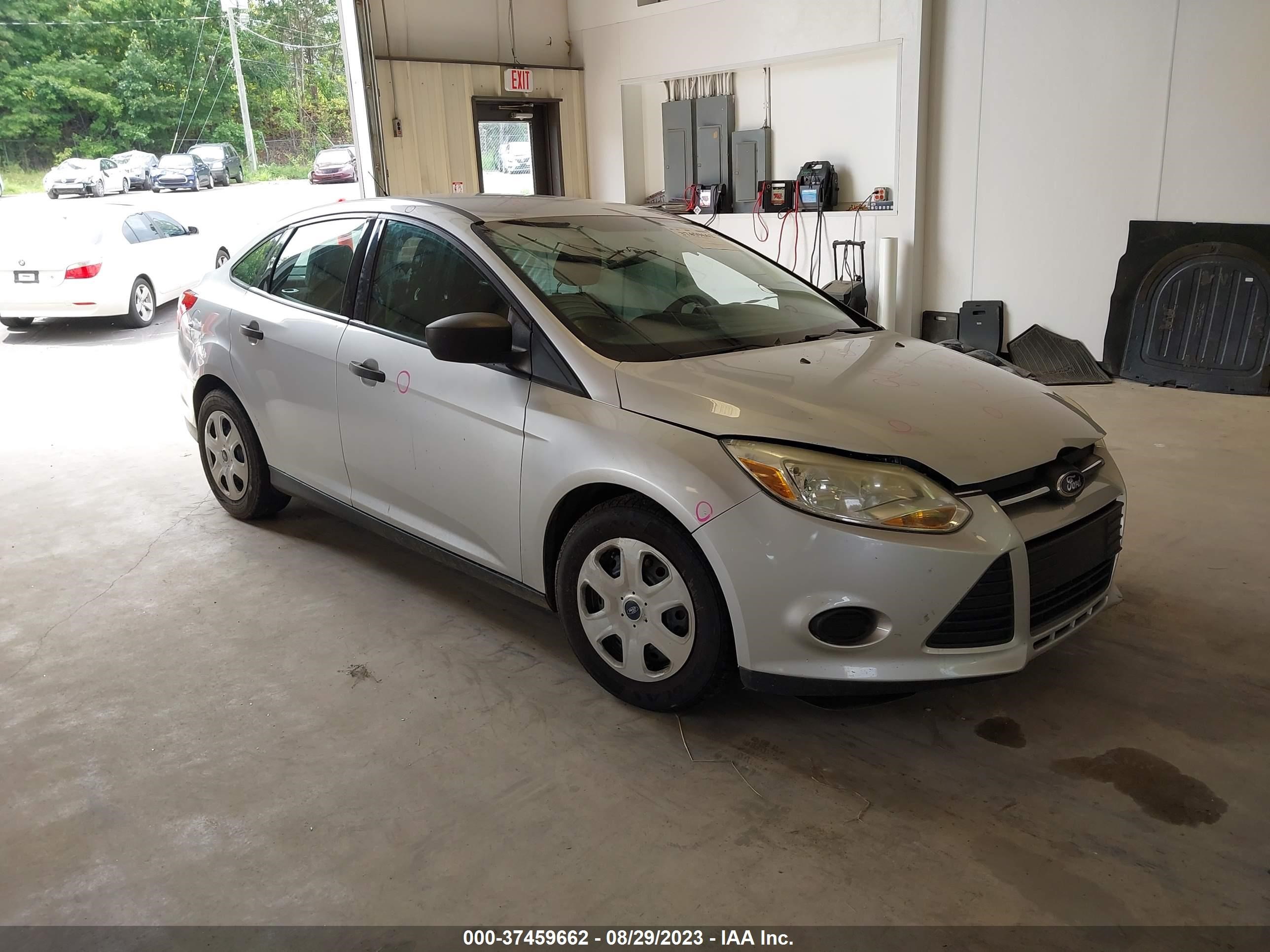 FORD FOCUS 2013 1fadp3e20dl259042