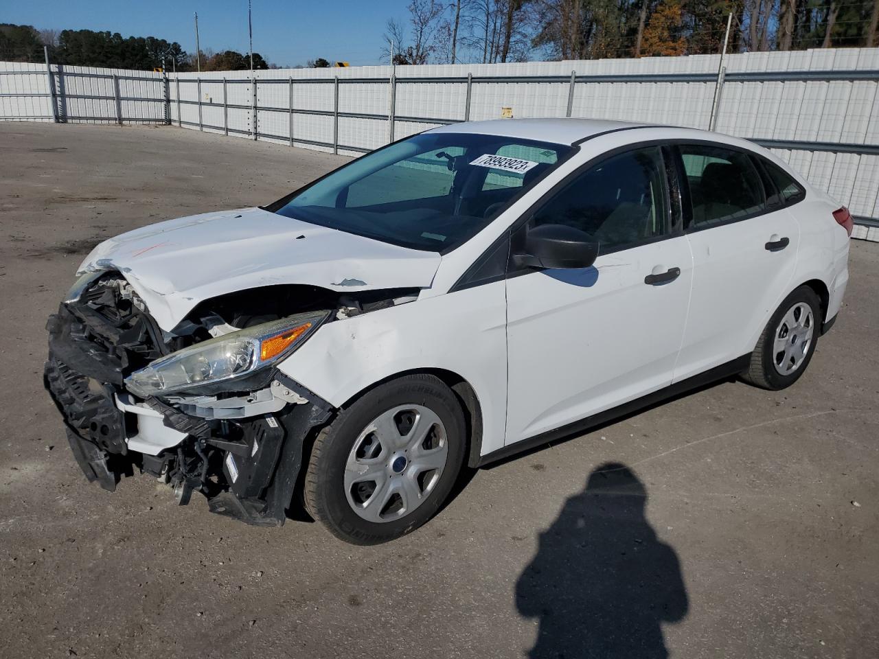 FORD FOCUS 2015 1fadp3e23fl345657