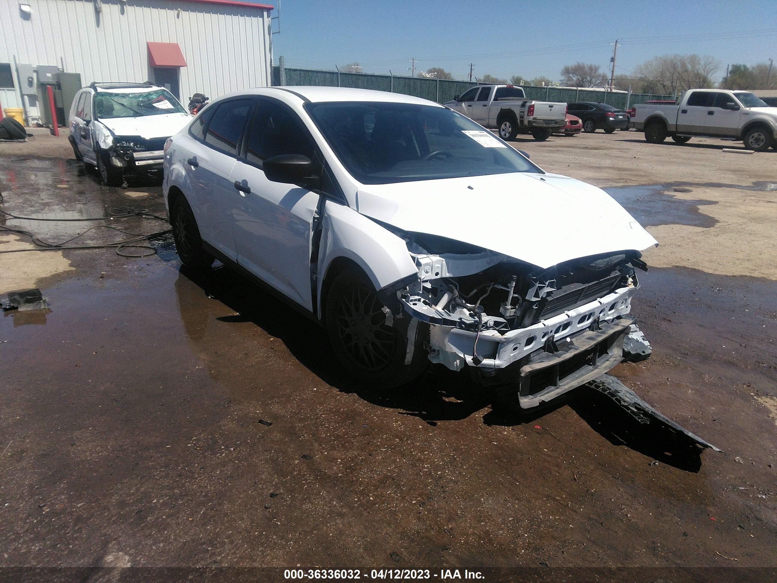 FORD FOCUS 2017 1fadp3e23hl284412