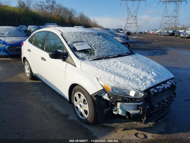 FORD FOCUS 2015 1fadp3e24fl239055