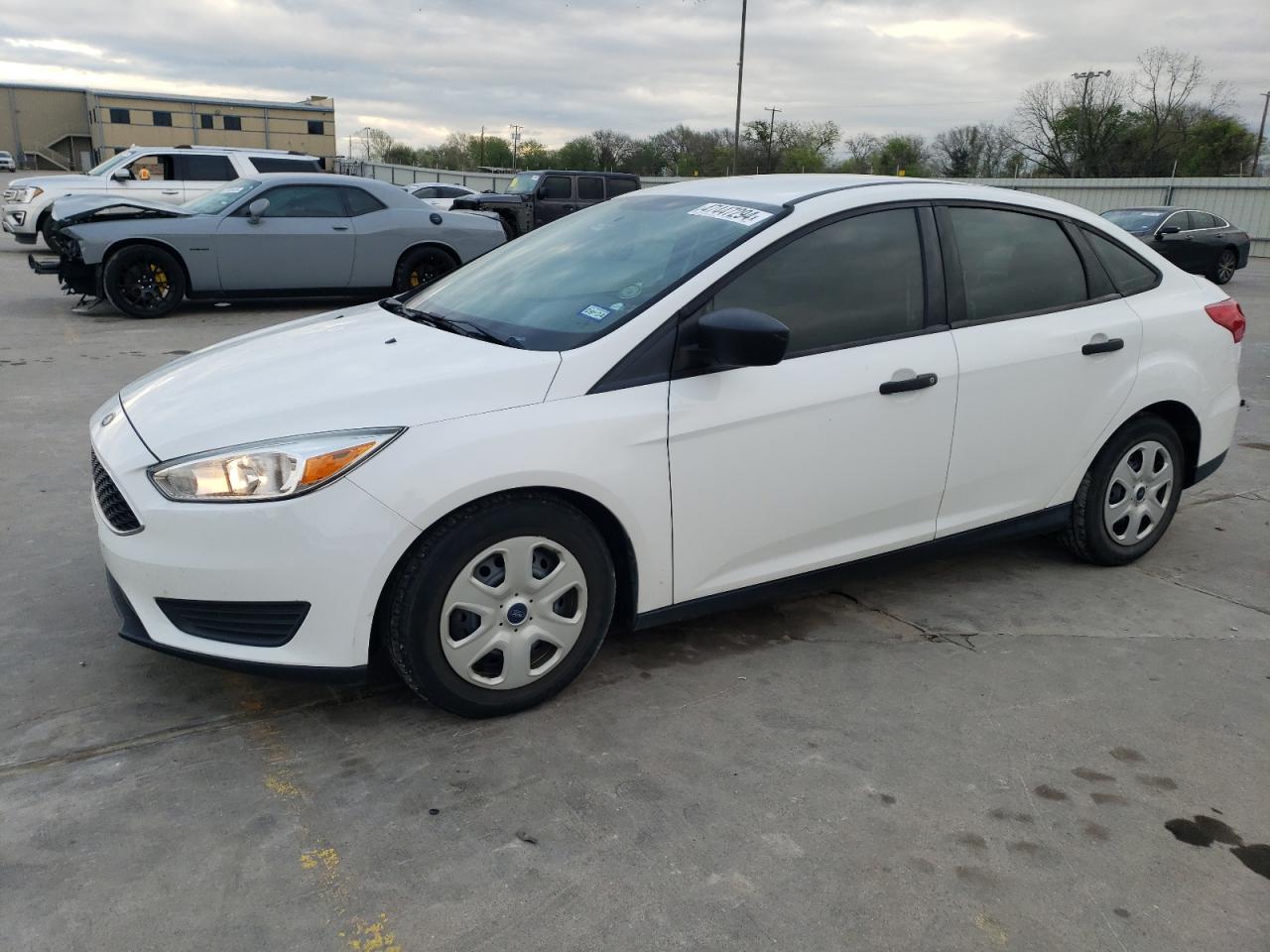 FORD FOCUS 2018 1fadp3e24jl203889