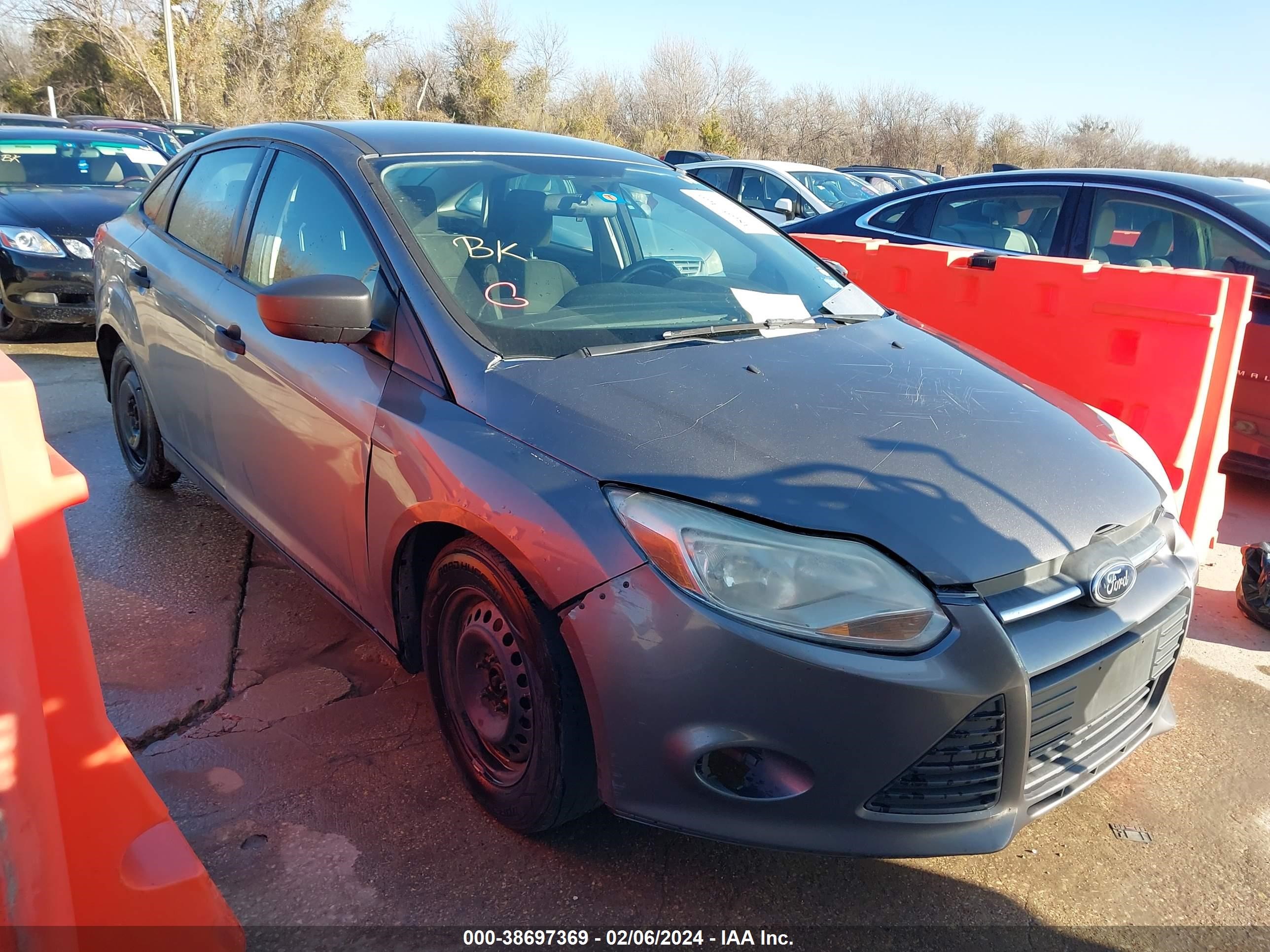 FORD FOCUS 2014 1fadp3e27el286420