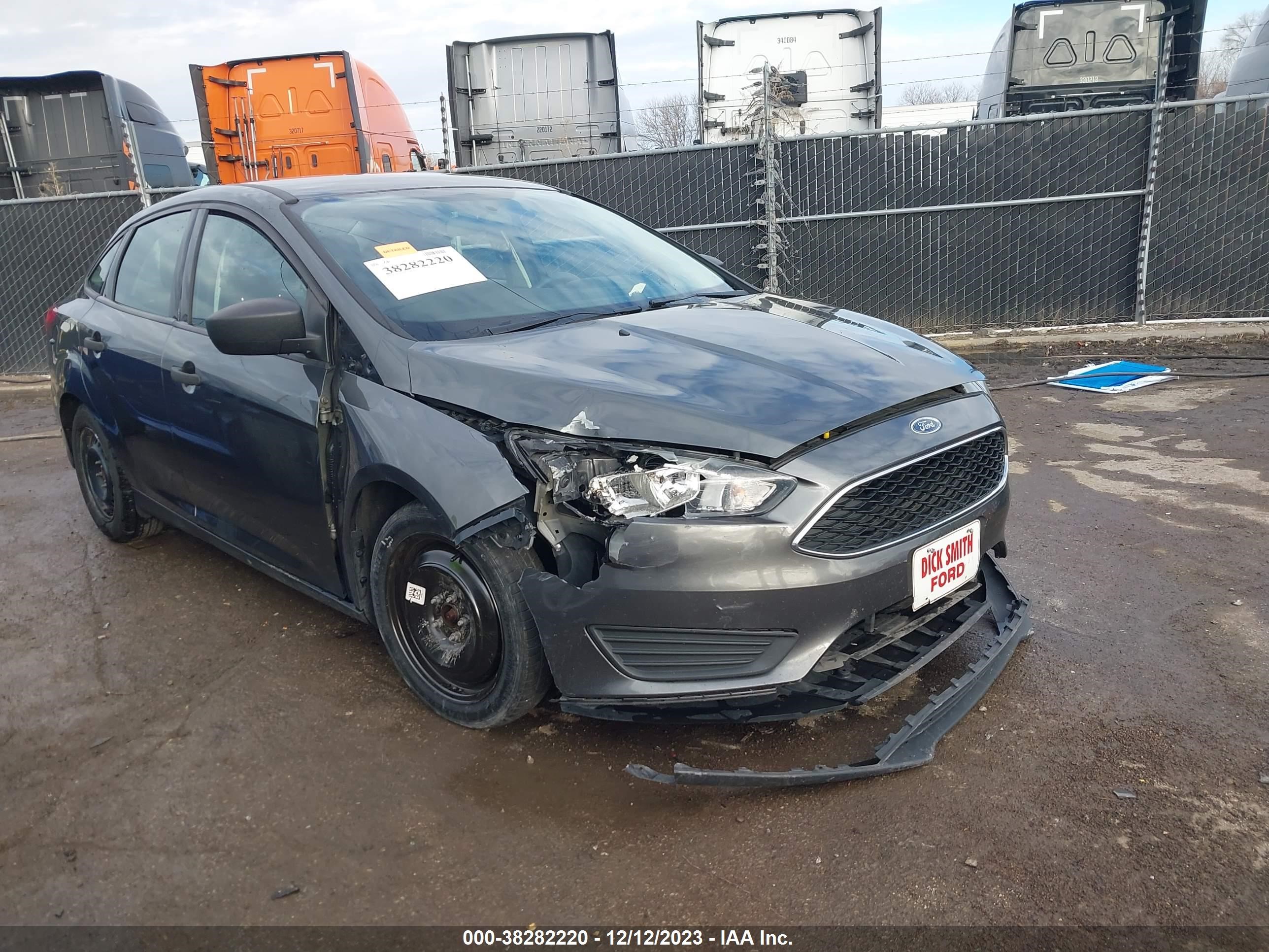 FORD FOCUS 2016 1fadp3e27gl344058