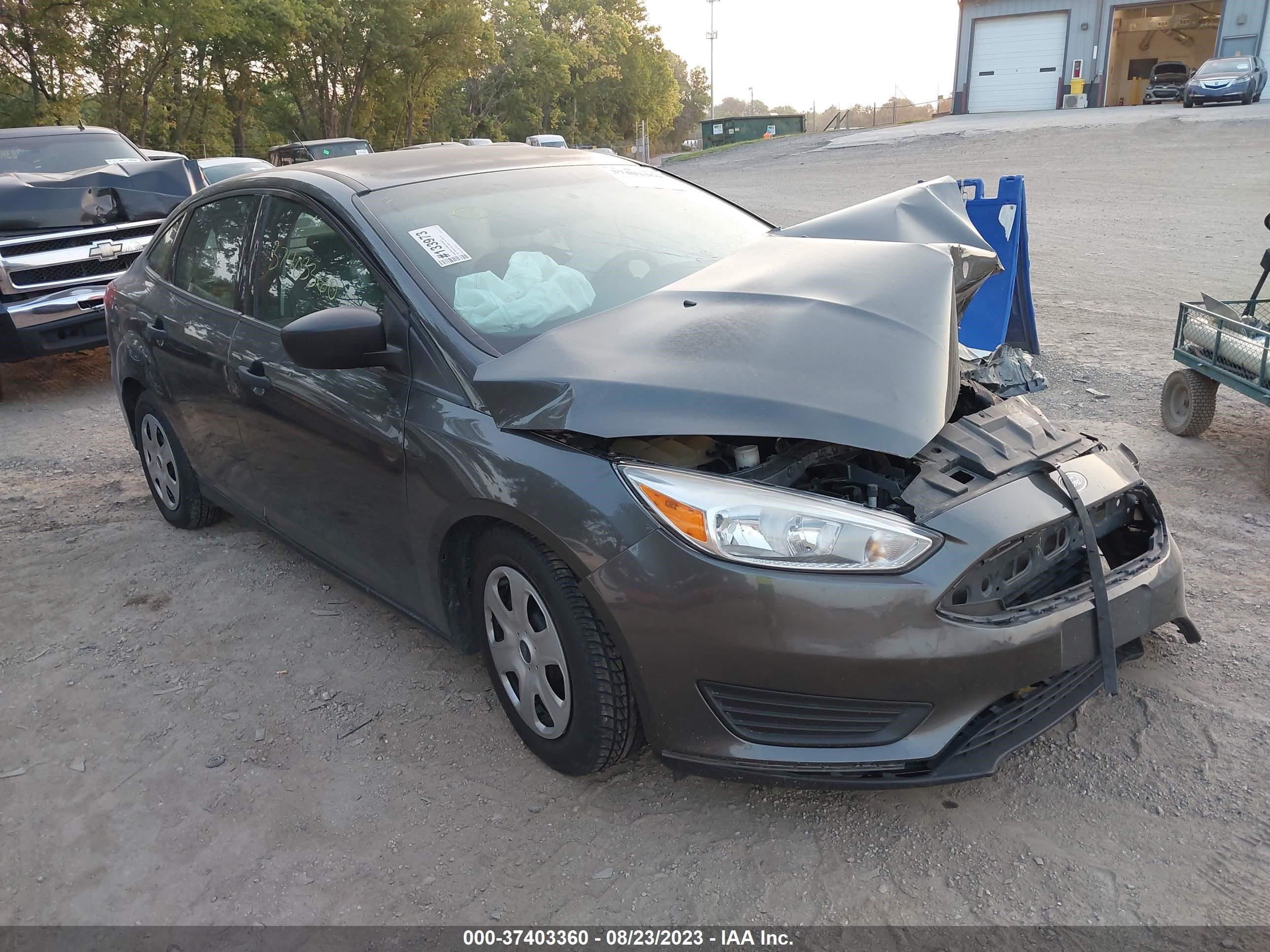 FORD FOCUS 2016 1fadp3e29gl383525