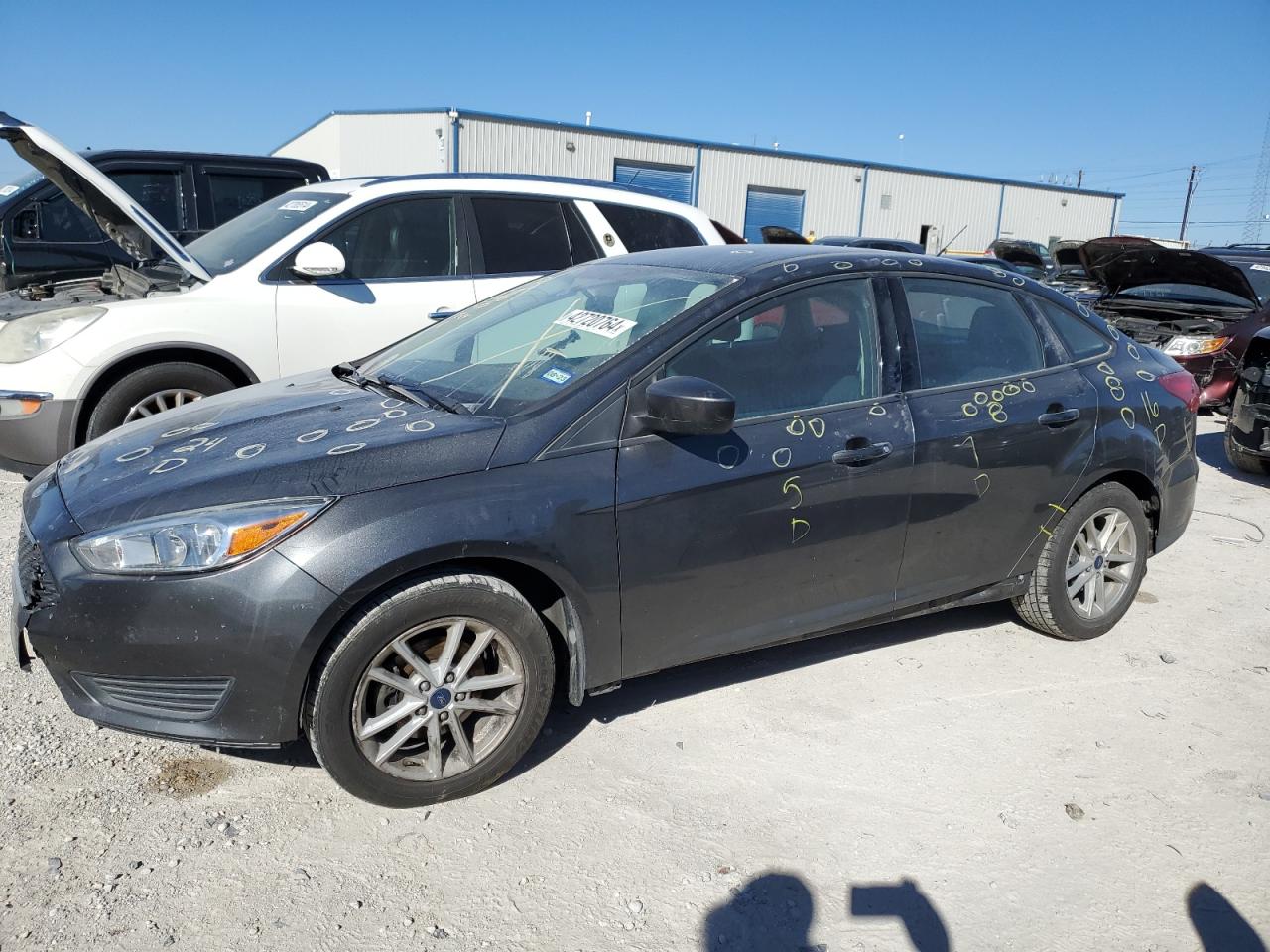 FORD FOCUS 2018 1fadp3f20jl269001