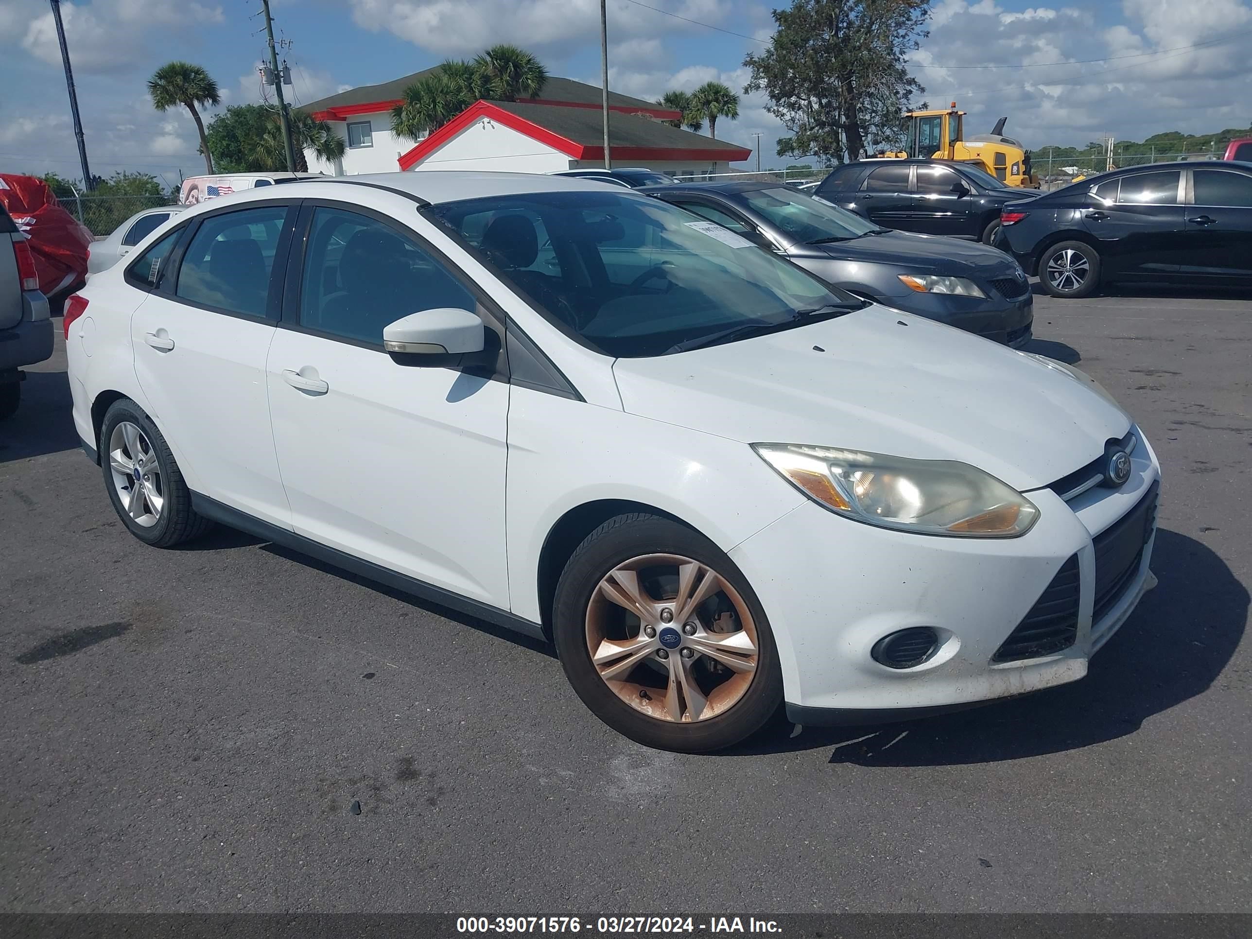 FORD FOCUS 2014 1fadp3f21el186974