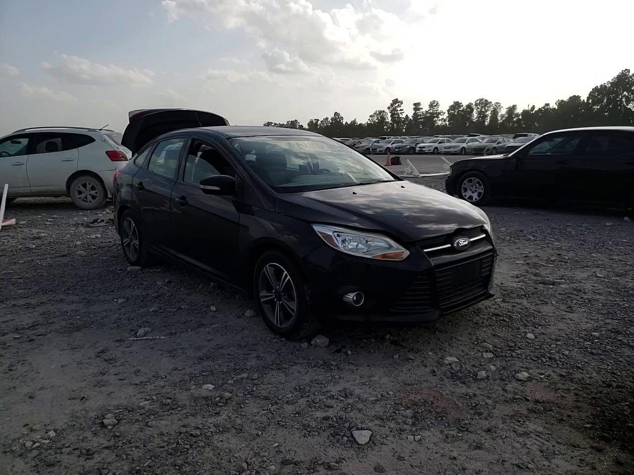 FORD FOCUS SE 2014 1fadp3f21el440022