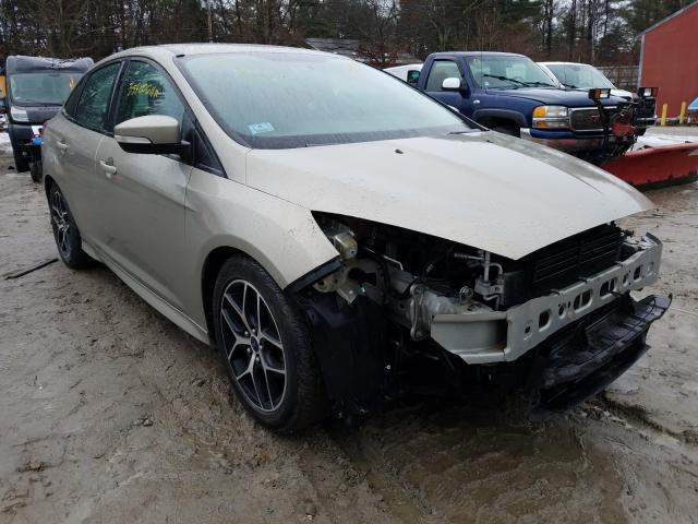 FORD FOCUS SE 2015 1fadp3f22fl332882