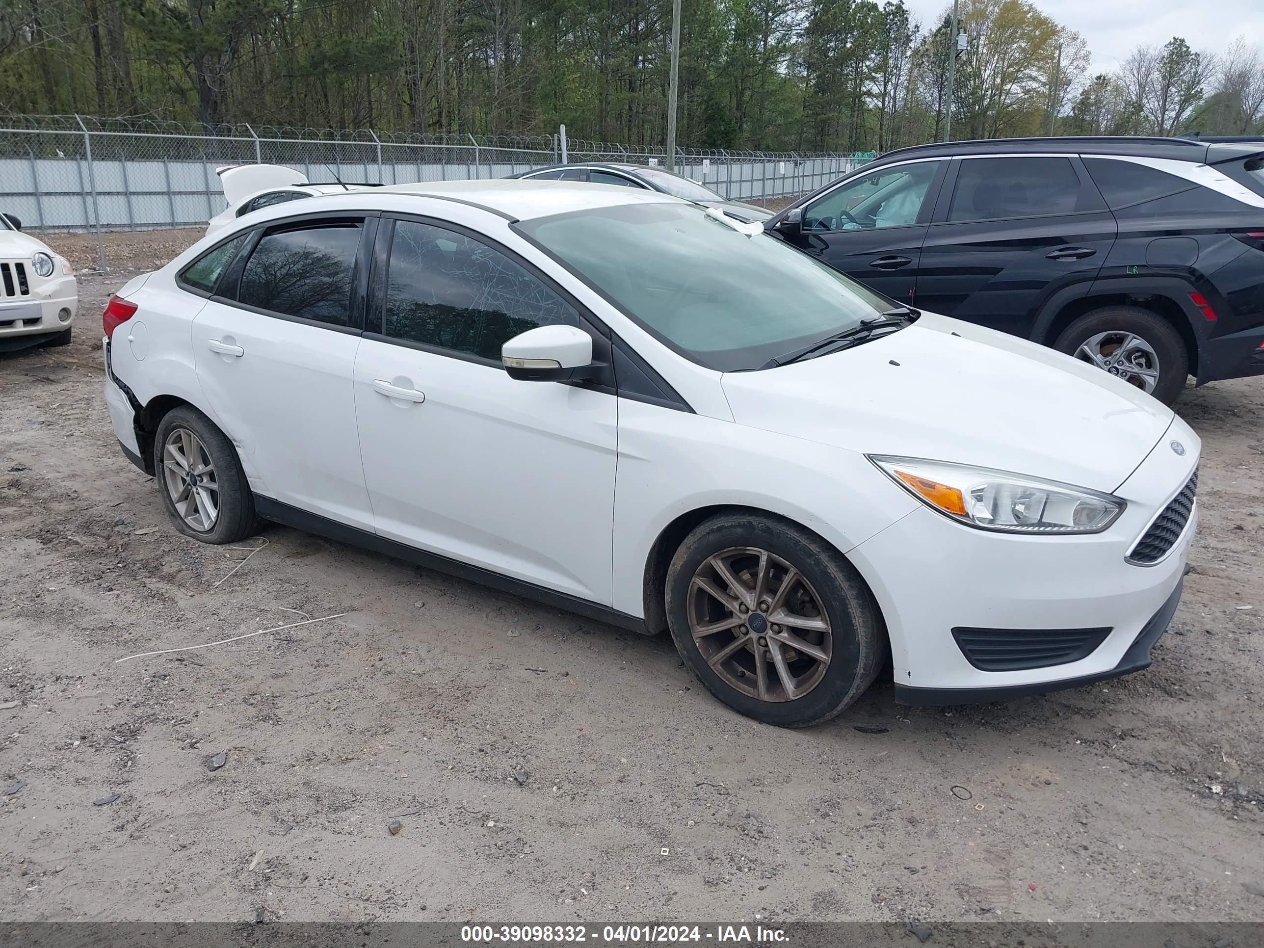 FORD FOCUS 2015 1fadp3f23fl208944