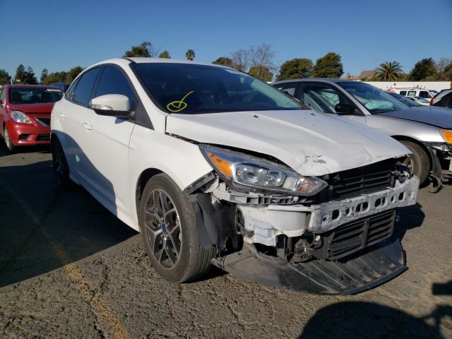 FORD FOCUS SE 2015 1fadp3f23fl248814