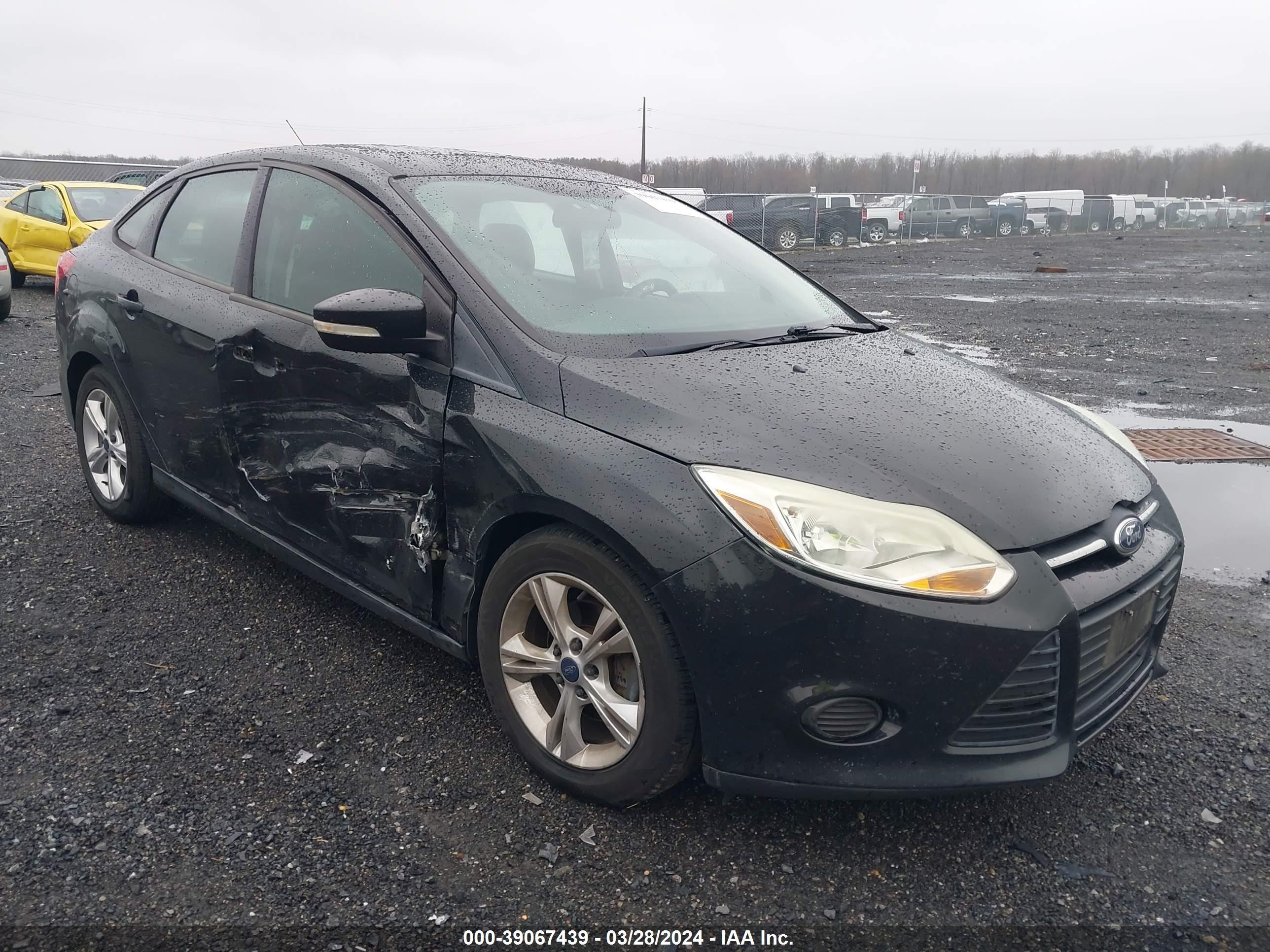 FORD FOCUS 2014 1fadp3f24el320411