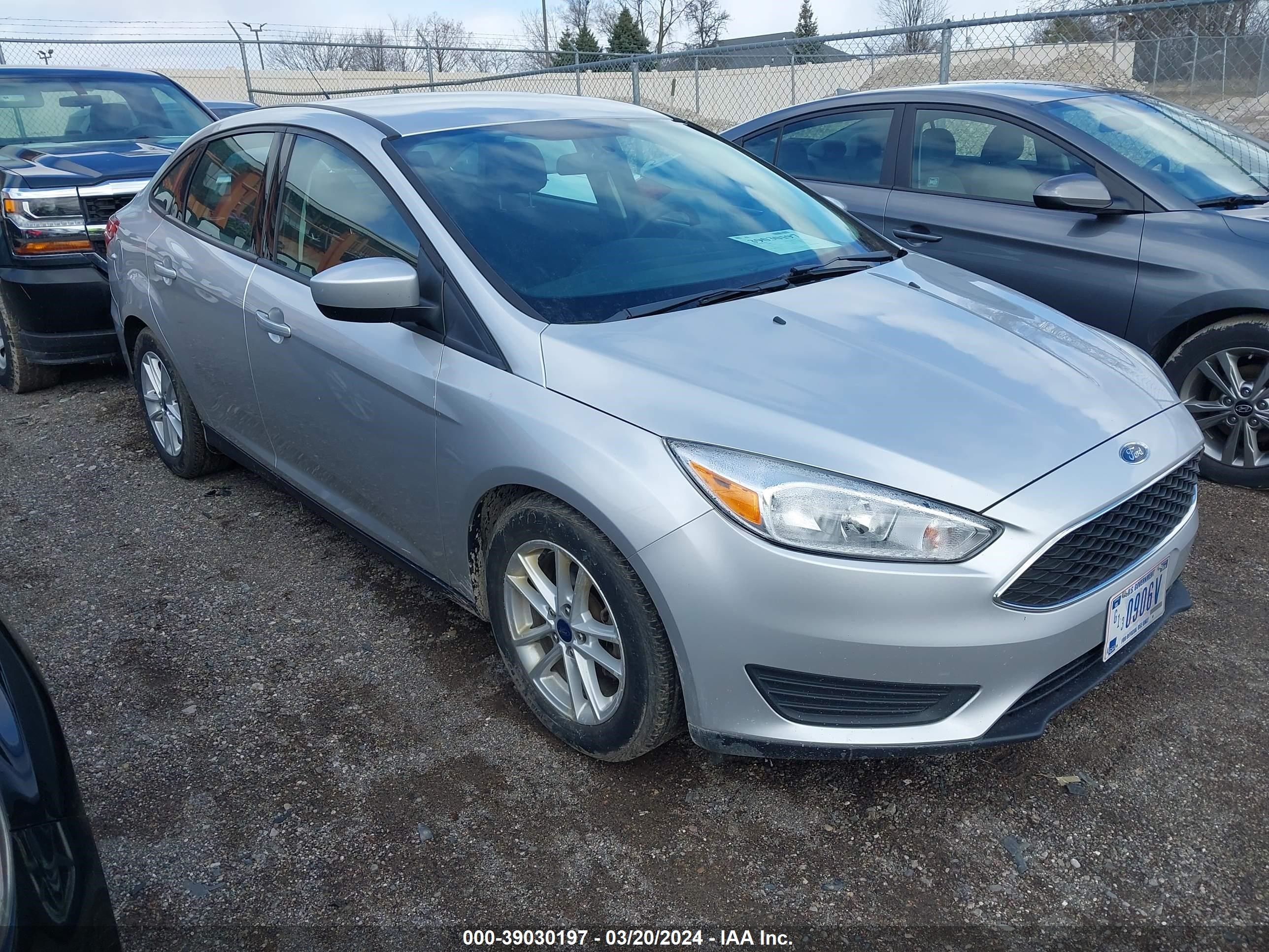 FORD FOCUS 2018 1fadp3f24jl328700