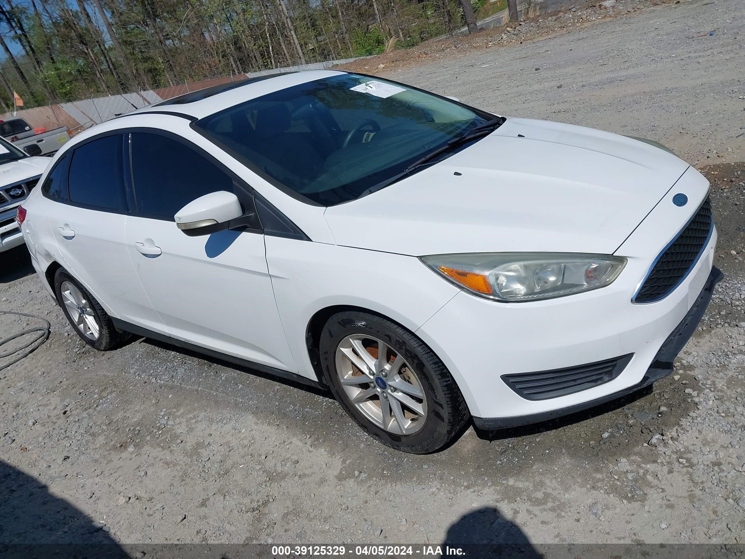 FORD FOCUS 2015 1fadp3f25fl257188