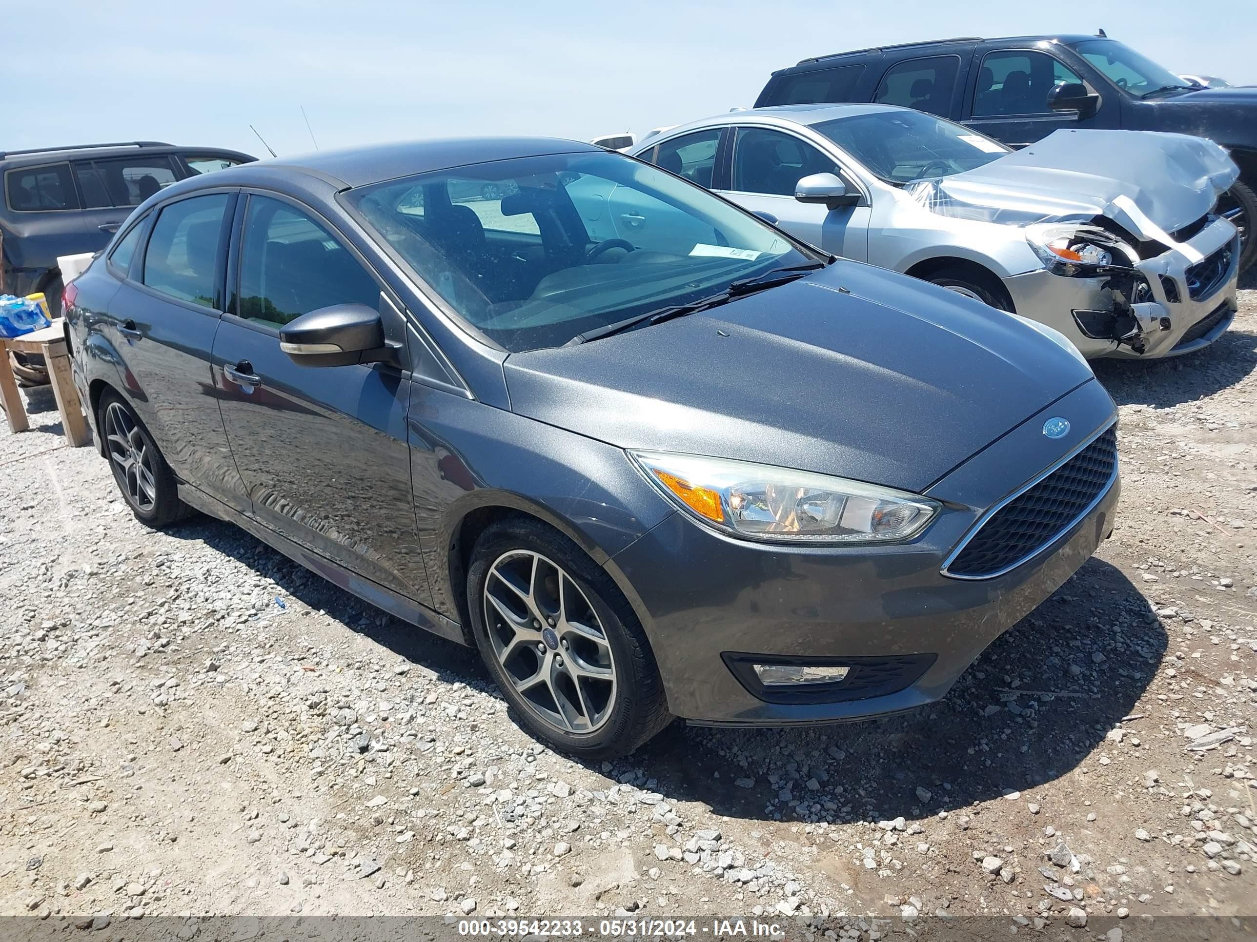 FORD FOCUS 2016 1fadp3f25gl401551