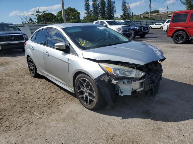 FORD FOCUS SE 2015 1fadp3f26fl321920