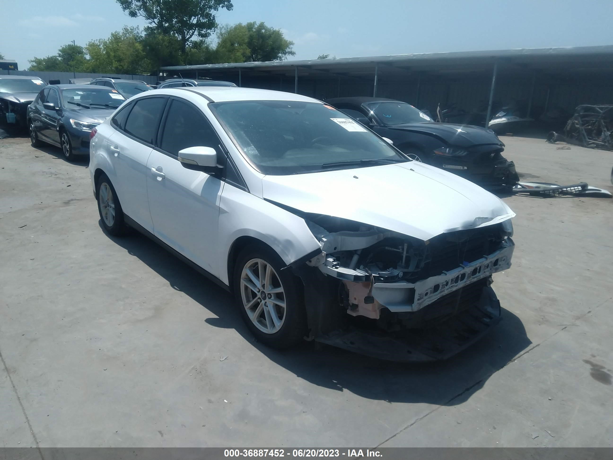 FORD FOCUS 2016 1fadp3f26gl404443