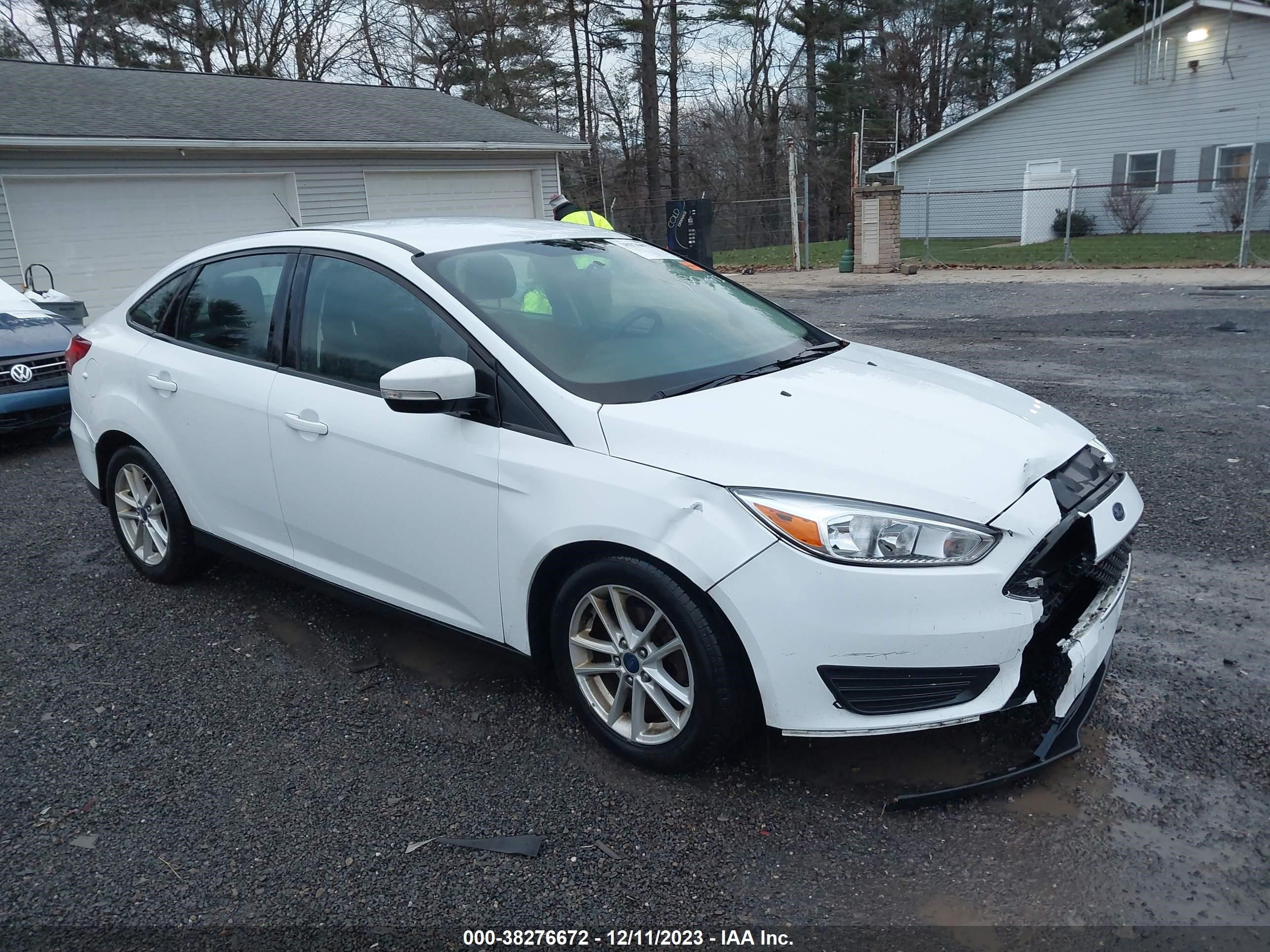 FORD FOCUS 2017 1fadp3f26hl323640