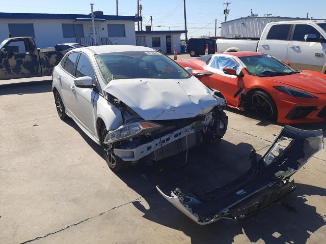 FORD FOCUS SE 2015 1fadp3f28fl313382