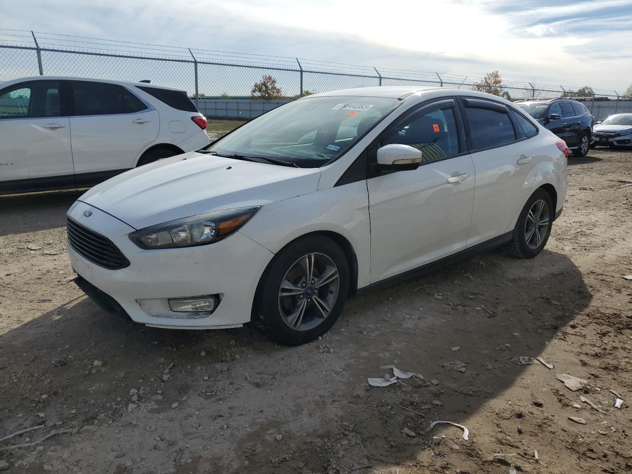 FORD FOCUS 2017 1fadp3fe3hl290039