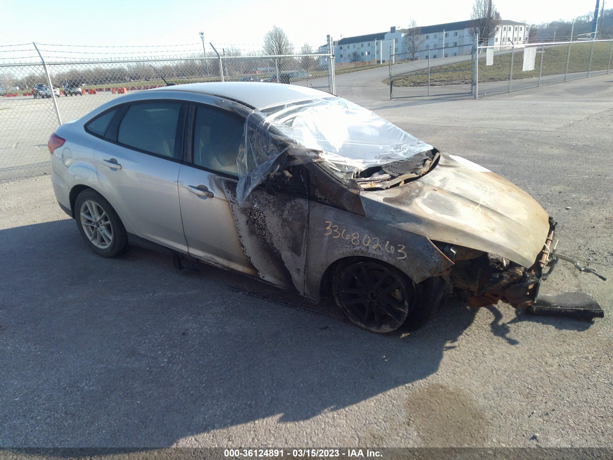 FORD FOCUS 2017 1fadp3fe7hl264169