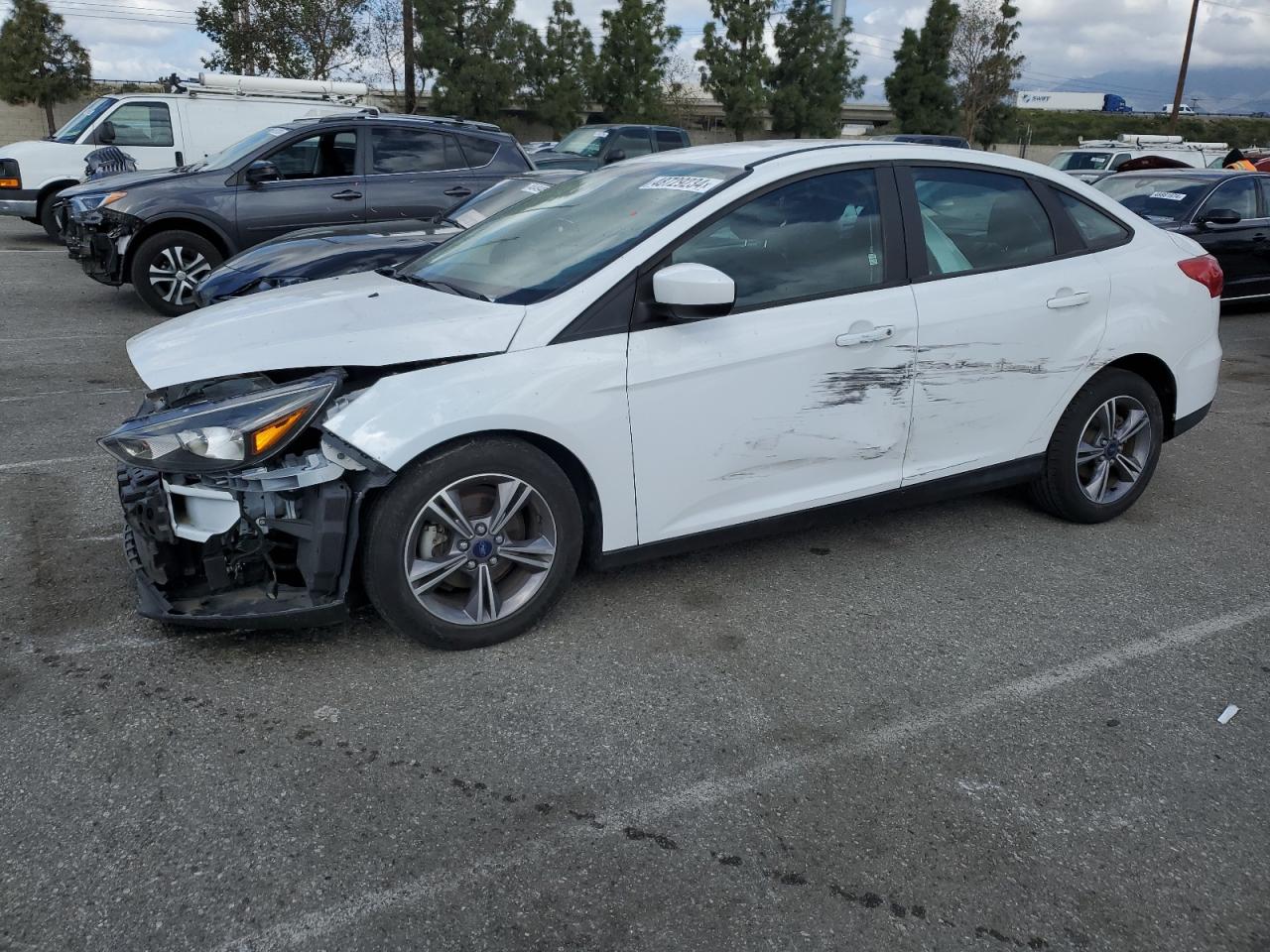 FORD FOCUS 2018 1fadp3fe7jl270656