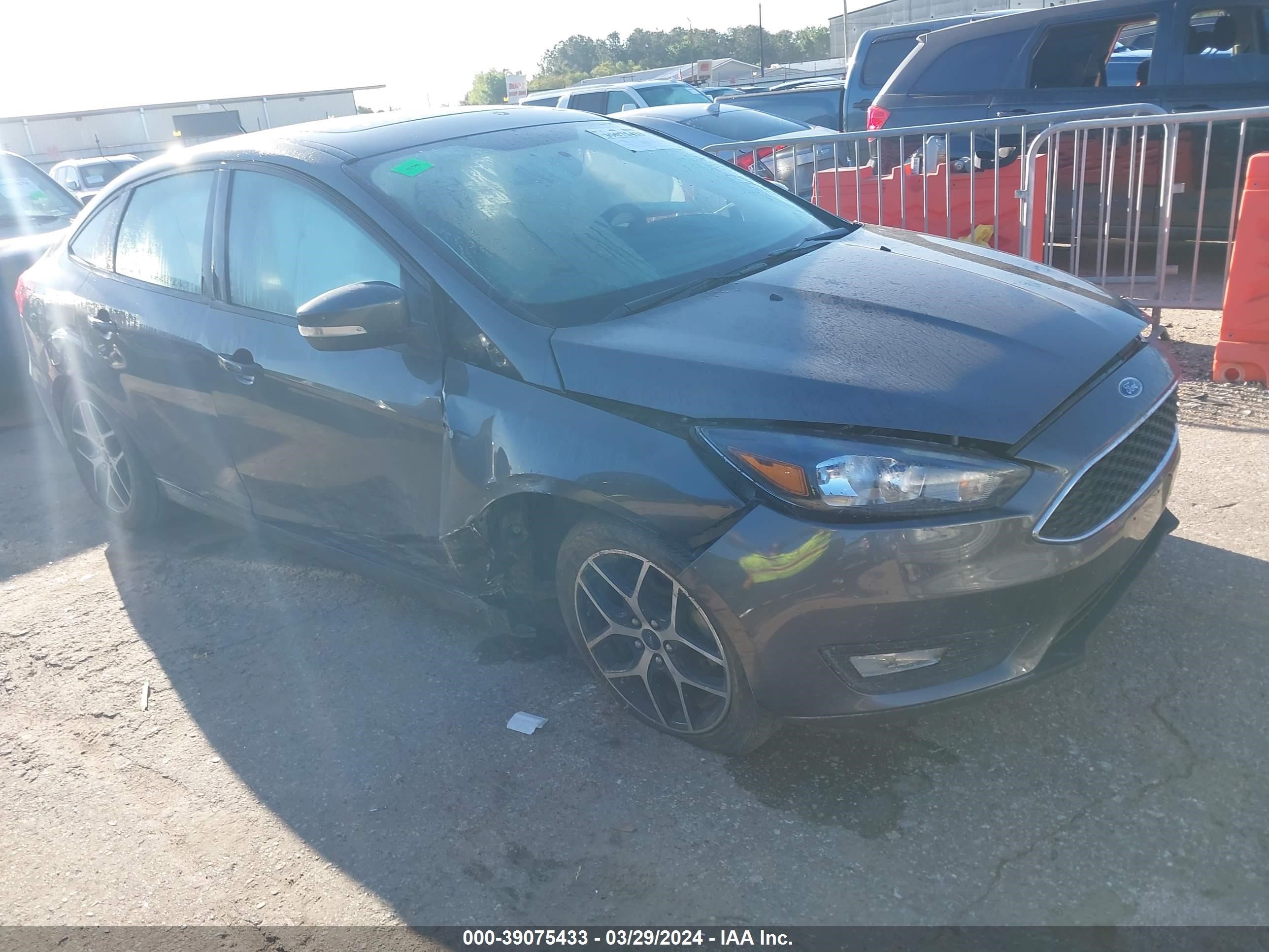 FORD FOCUS 2018 1fadp3h25jl264390