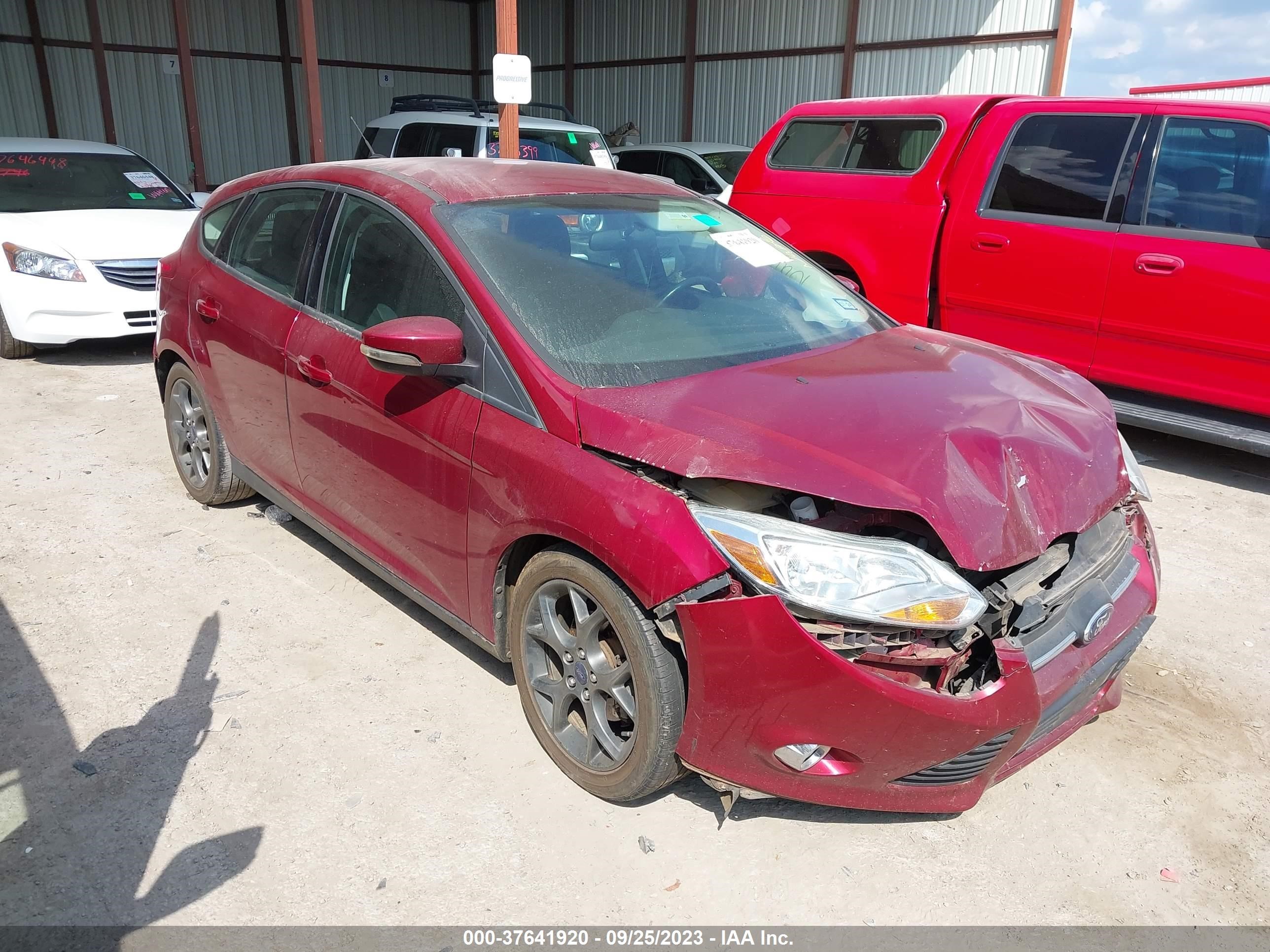 FORD FOCUS 2014 1fadp3k20el318595