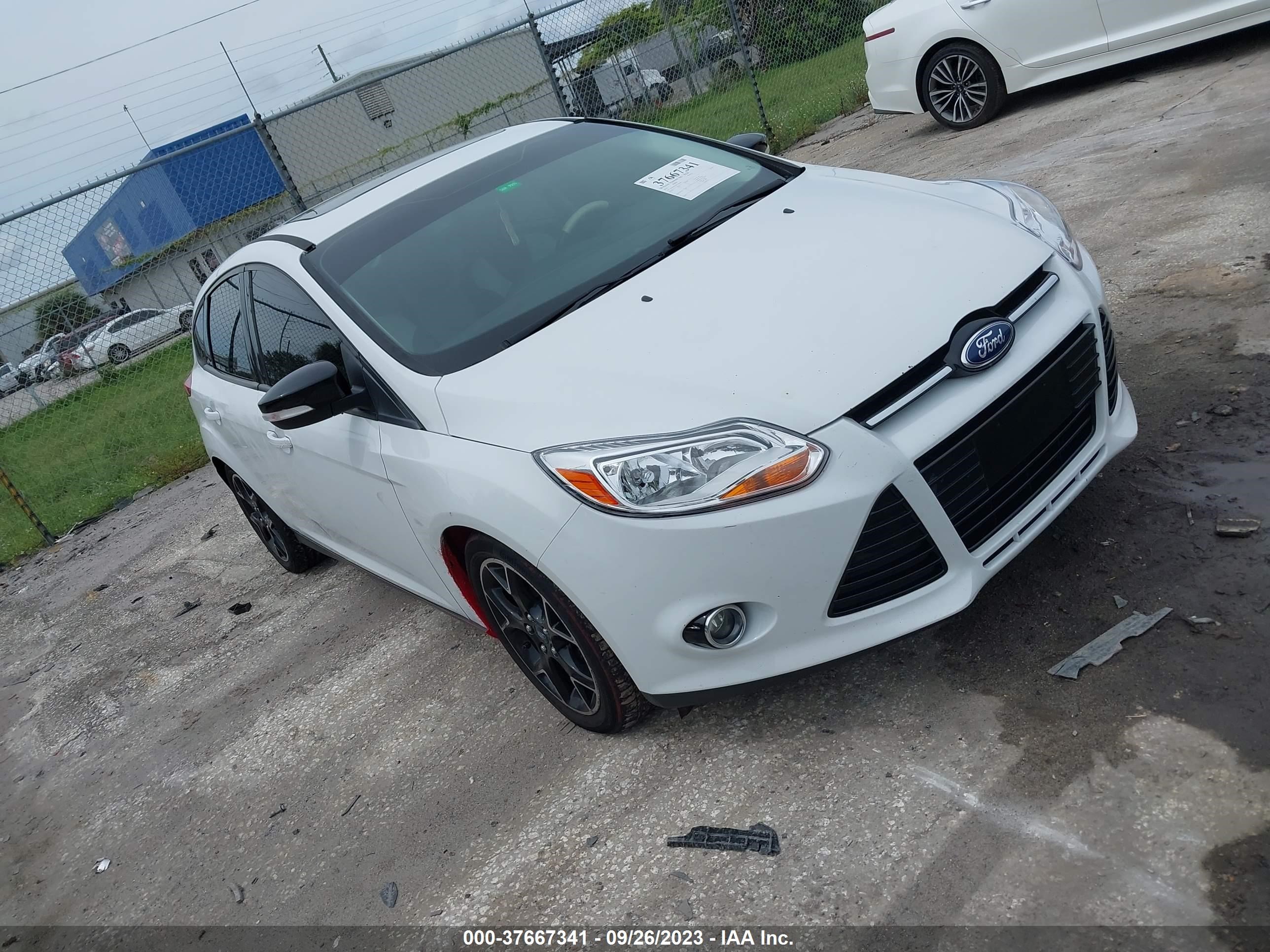 FORD FOCUS 2014 1fadp3k21el104148