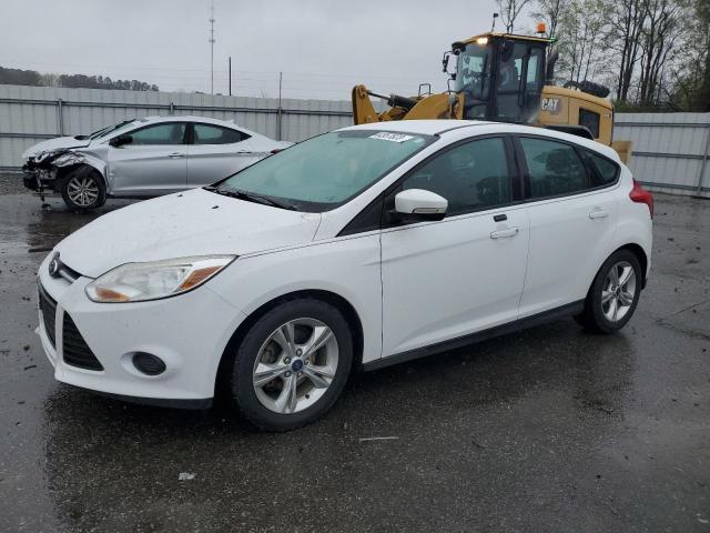 FORD FOCUS SE 2014 1fadp3k21el172322