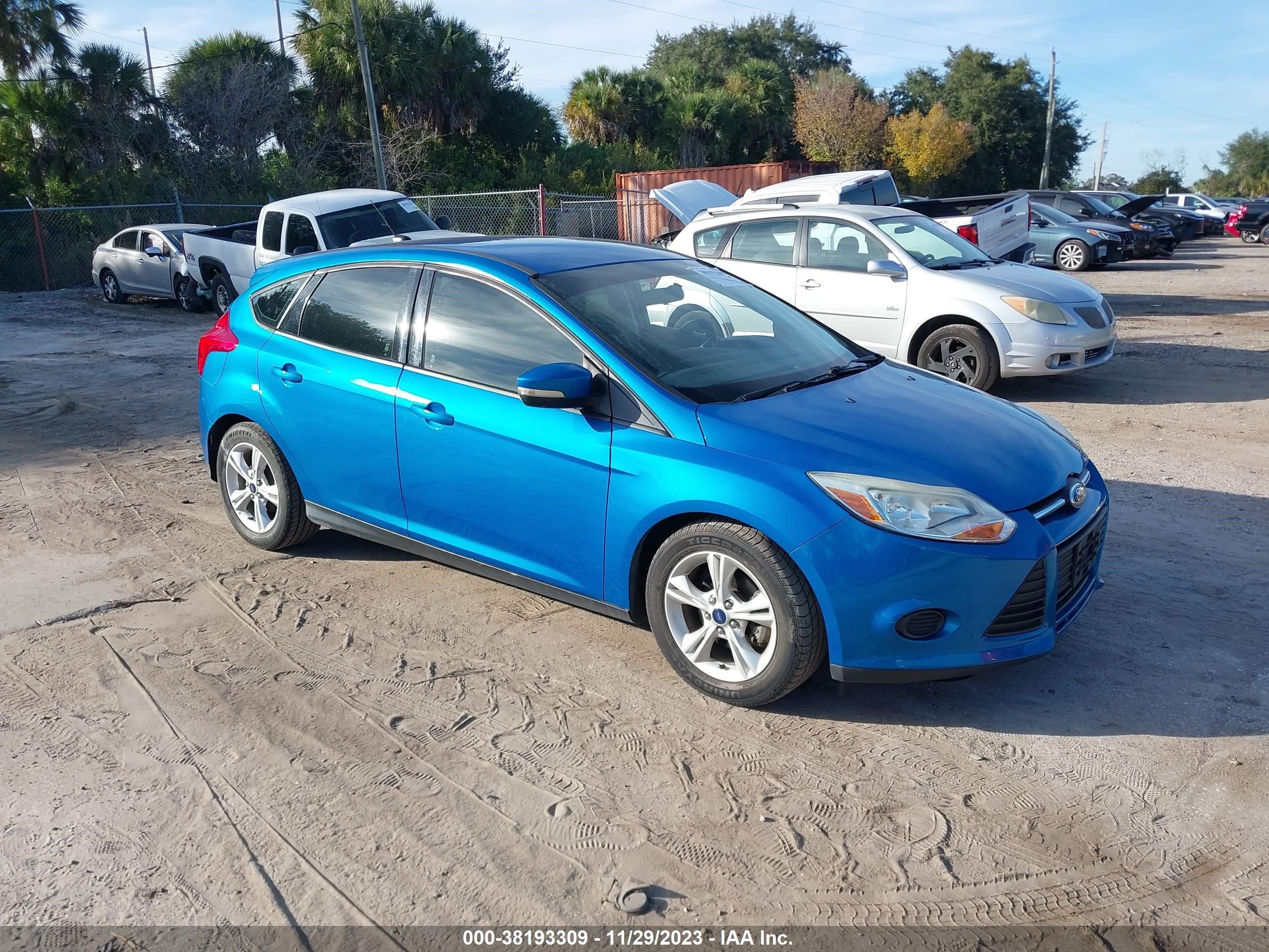 FORD FOCUS 2014 1fadp3k21el418219